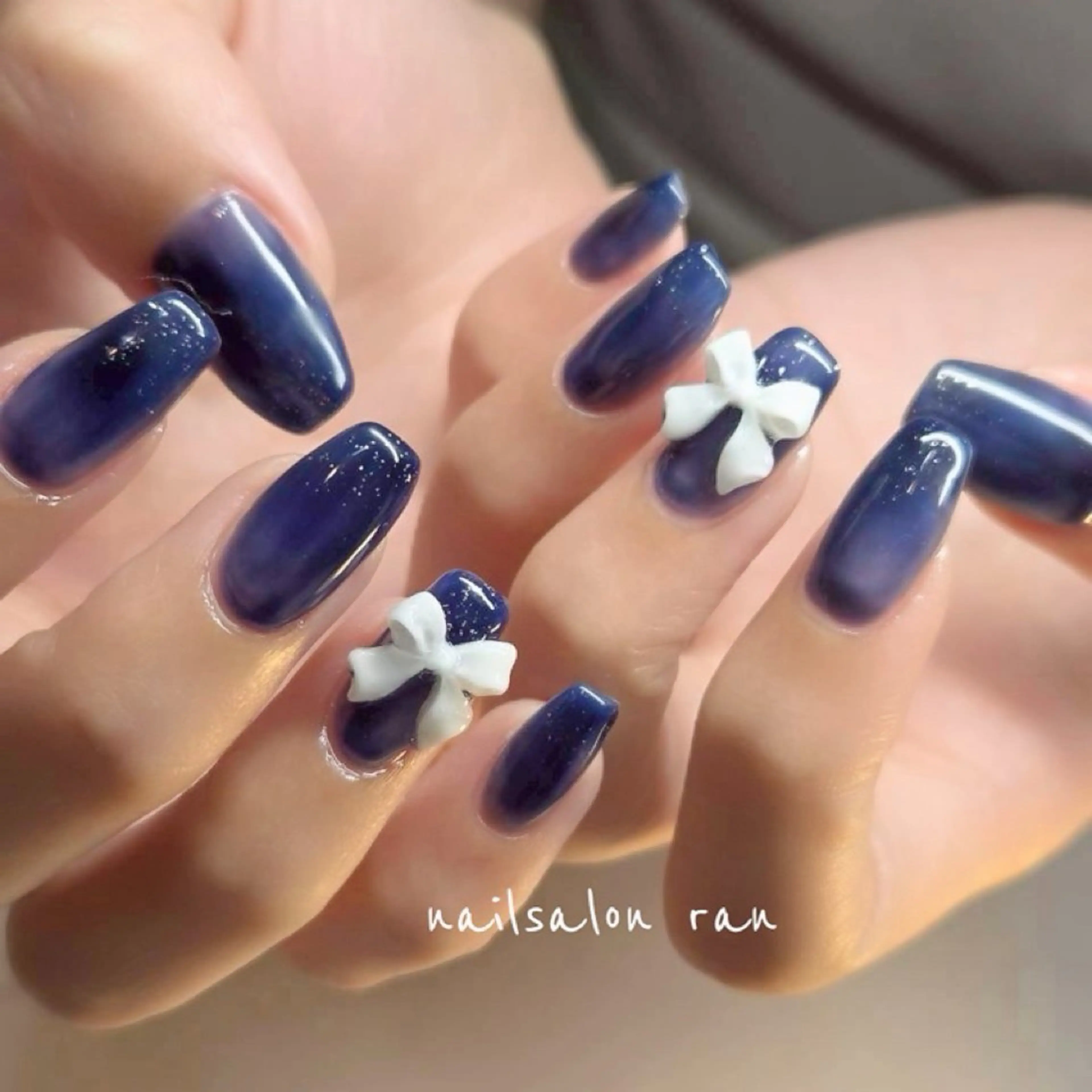 ネイル ブルー リボン ハンドネイル ハンドケア nailsalon ranのネイルデザイン