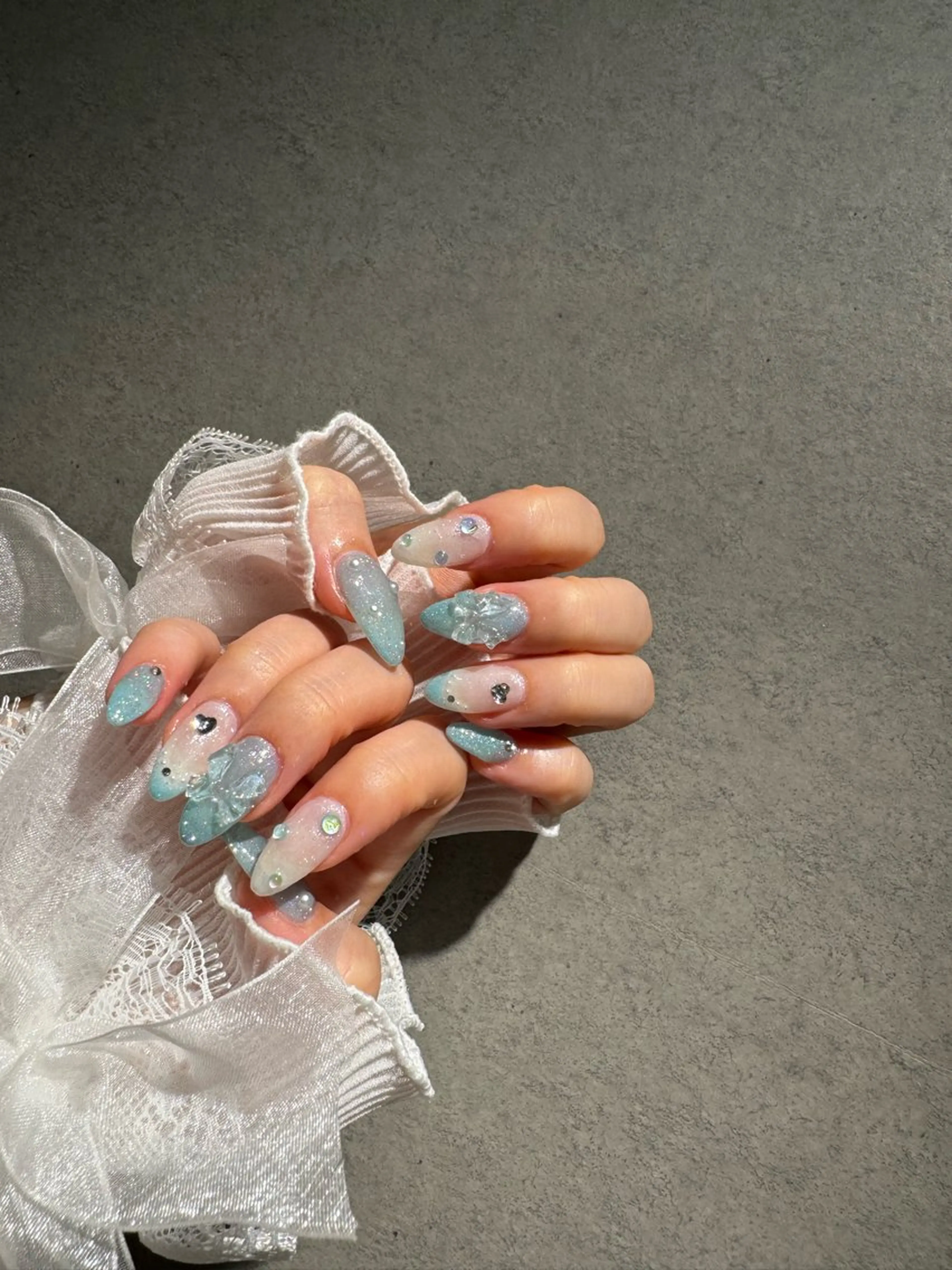 ネイル I-nailロング /ワンホン/キラキラのネイルデザイン