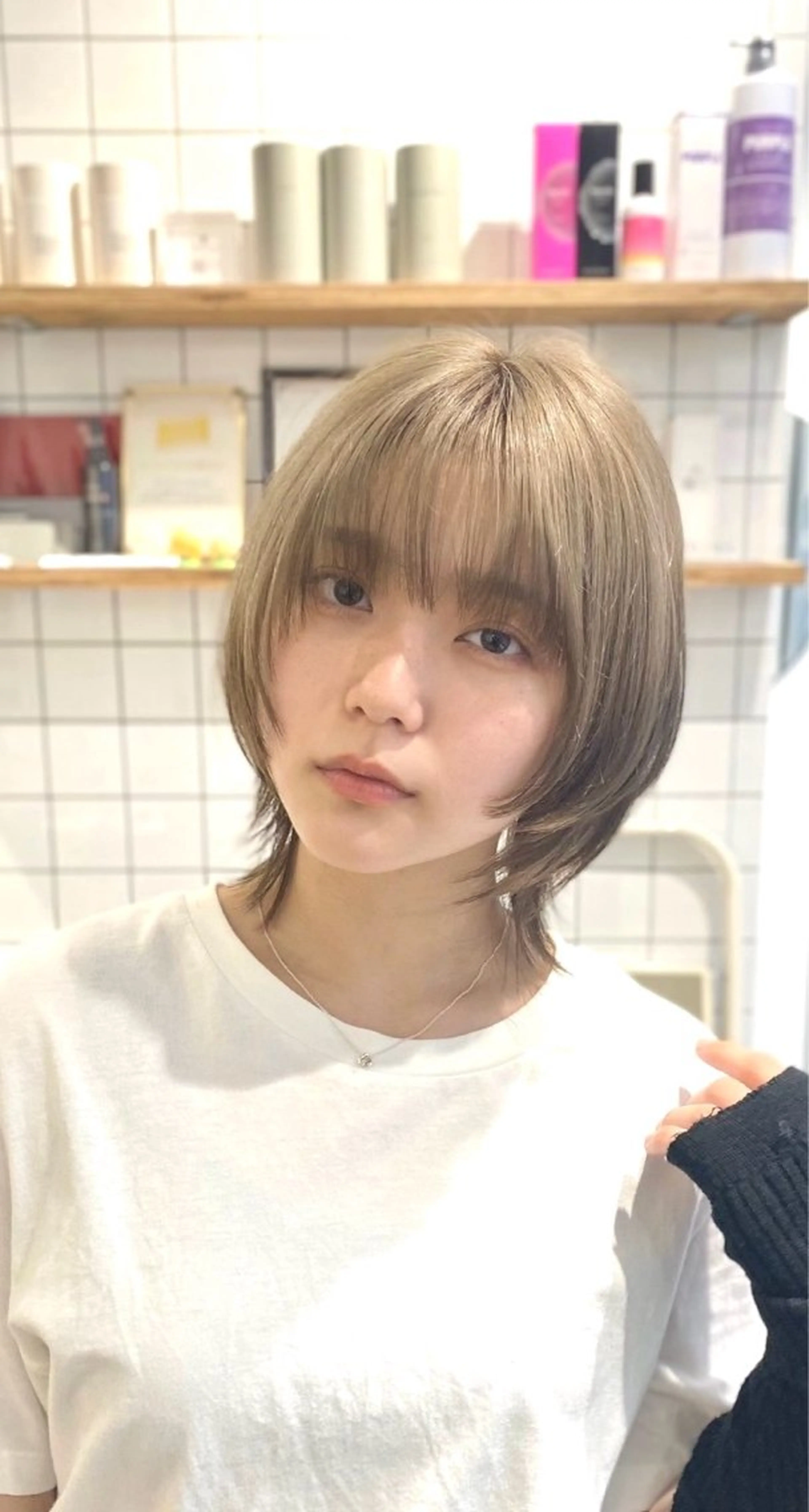 ミディアム カラー ベージュカラー 透明感カラー ボブ 小顔カット ウルフカット SALOWIN新宿三丁目【サロウィン】所属・レイヤー🔶髪質改善 🔶透明感カラー青木のヘアスタイル