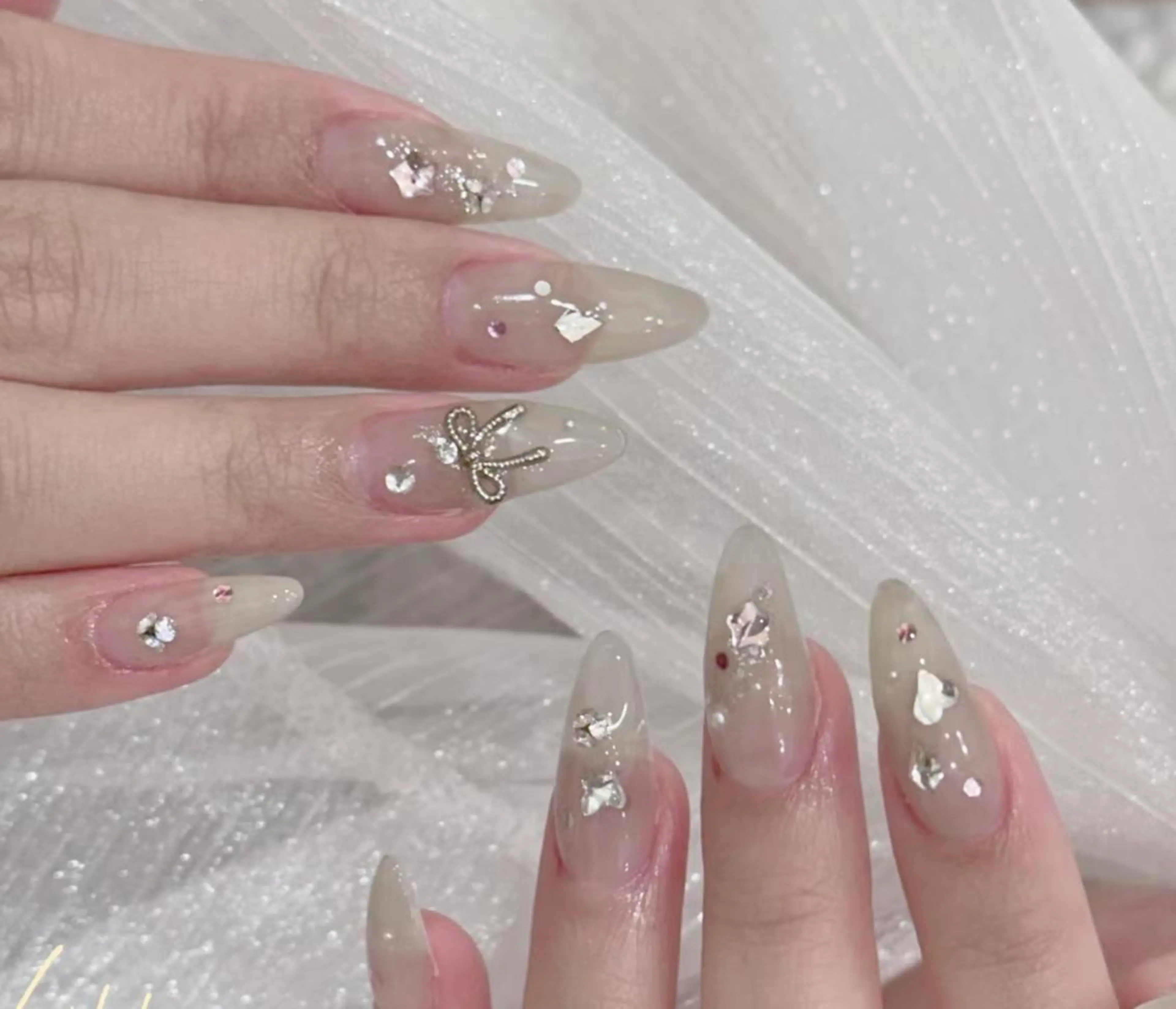 ネイル ハンドネイル エ リのネイルデザイン