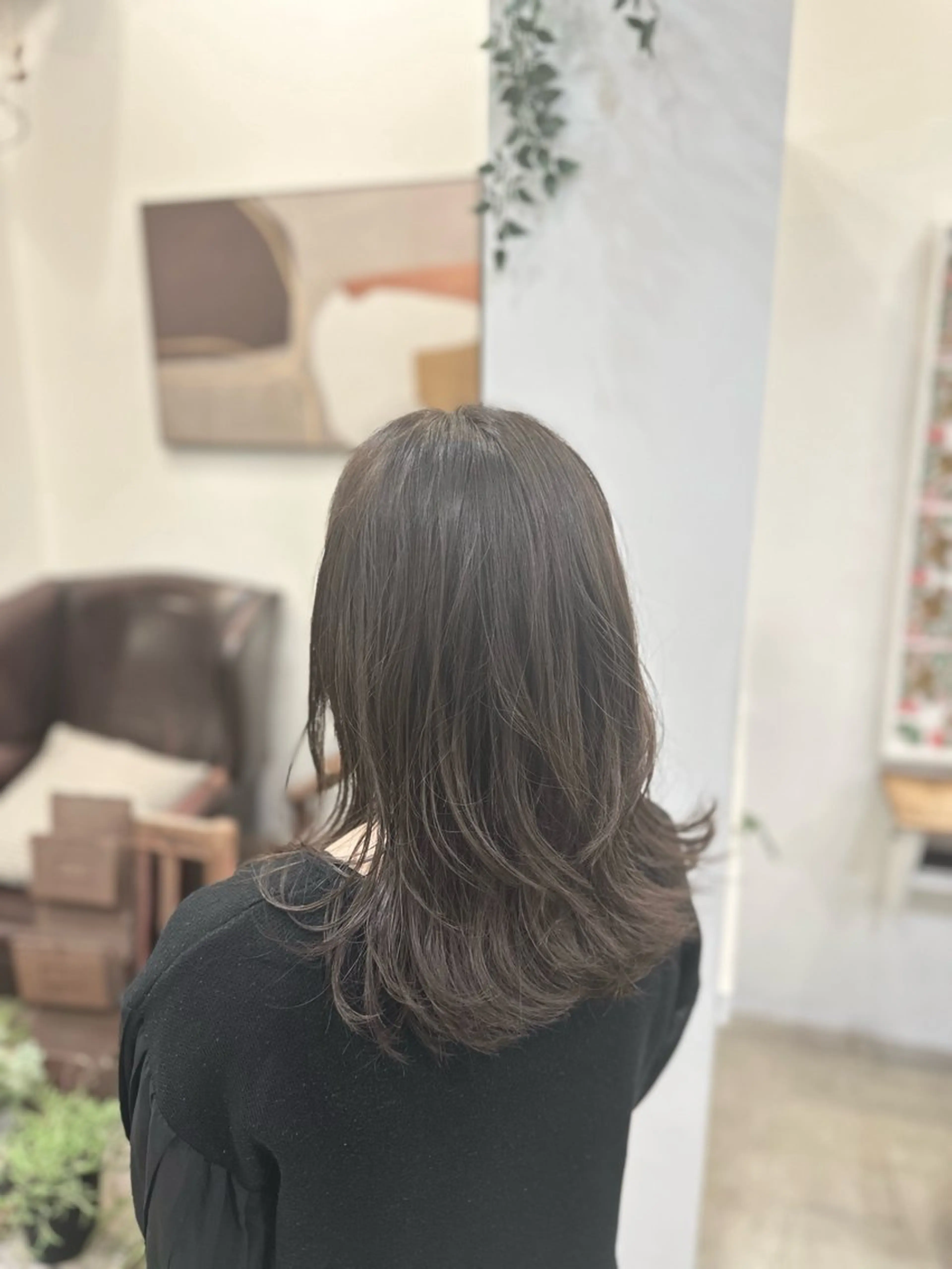 セミロング カラー ヘアカラー トリートメント 村上 滉弥のヘアスタイル