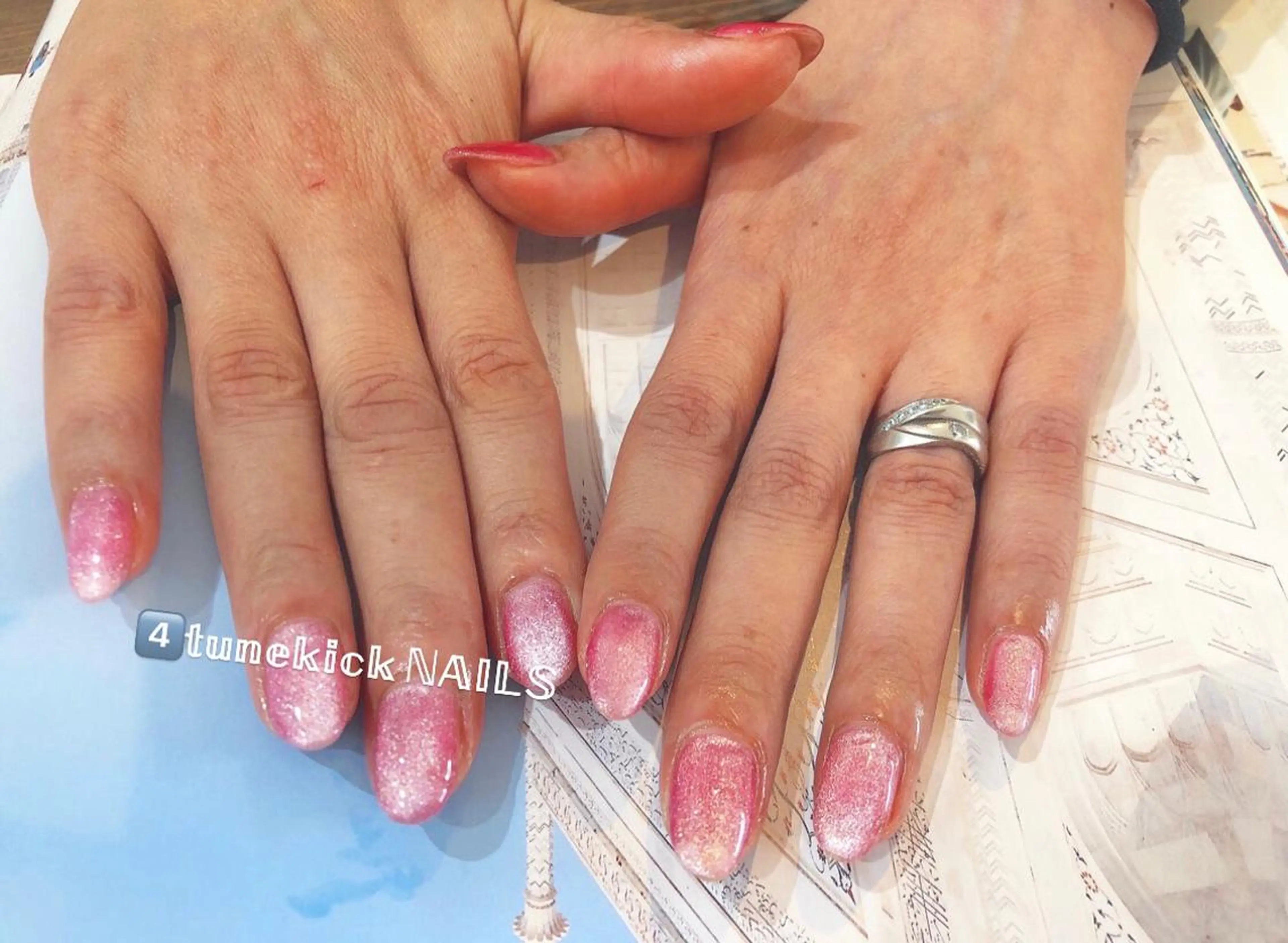 ネイル マグネットネイル ピンク 4tunekick NAILS(フォーチュンキックネイルズ)所属・光森 淳子のネイルデザイン