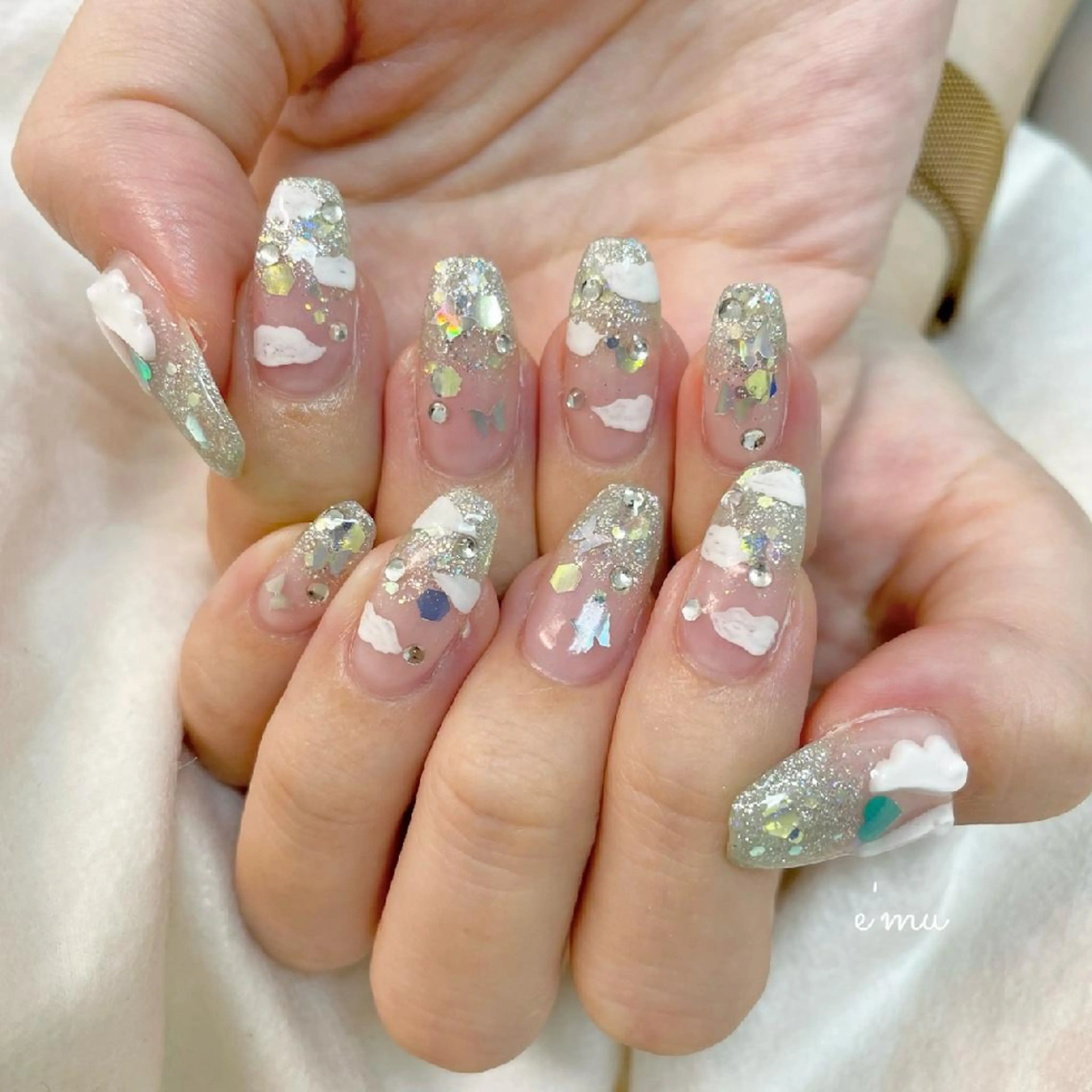 ネイル キラキラネイル nail salon e'mu💐のネイルデザイン