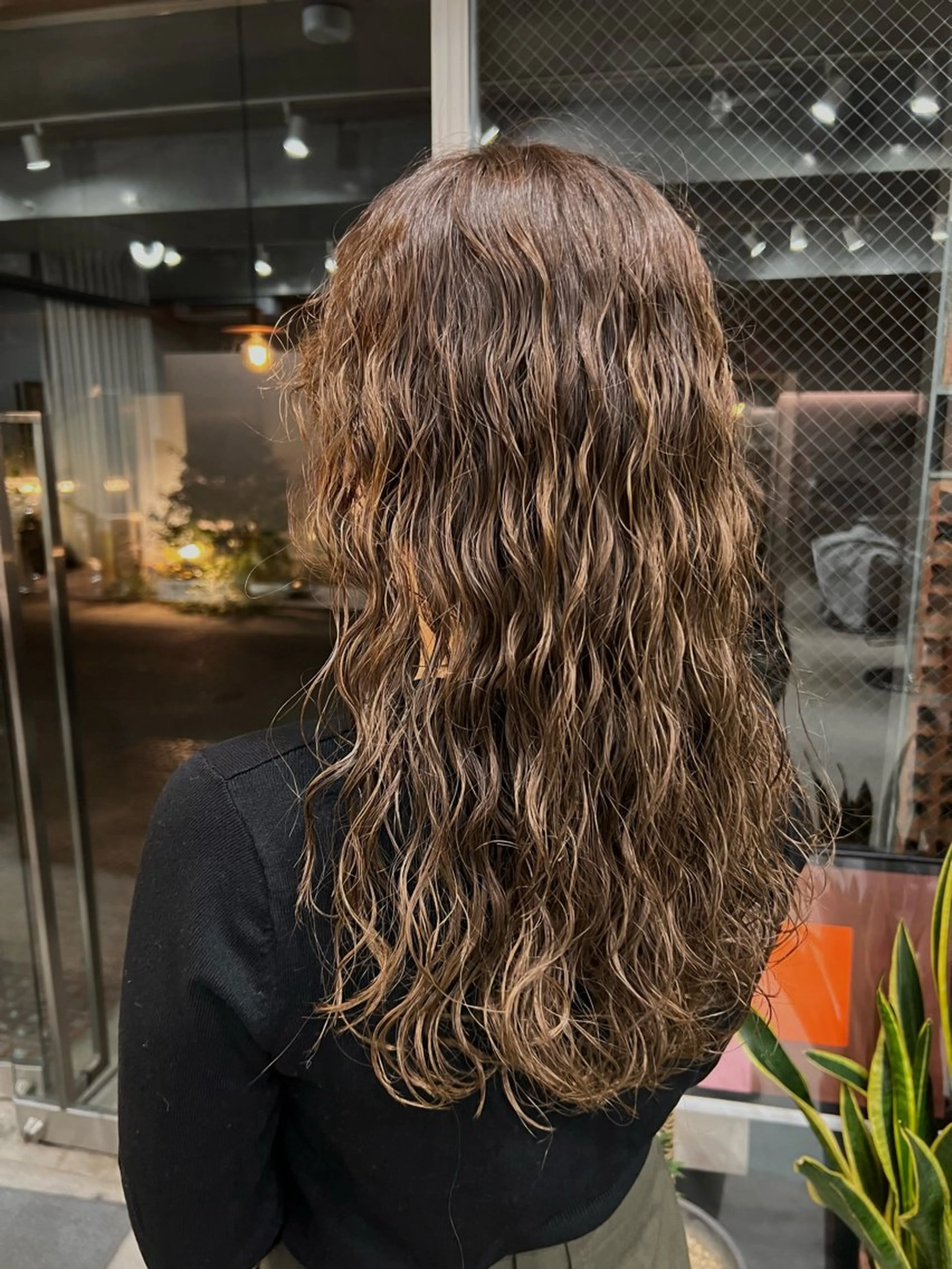 セミロング パーマ レイヤーカット/ パーマ‪/表参道のヘアスタイル