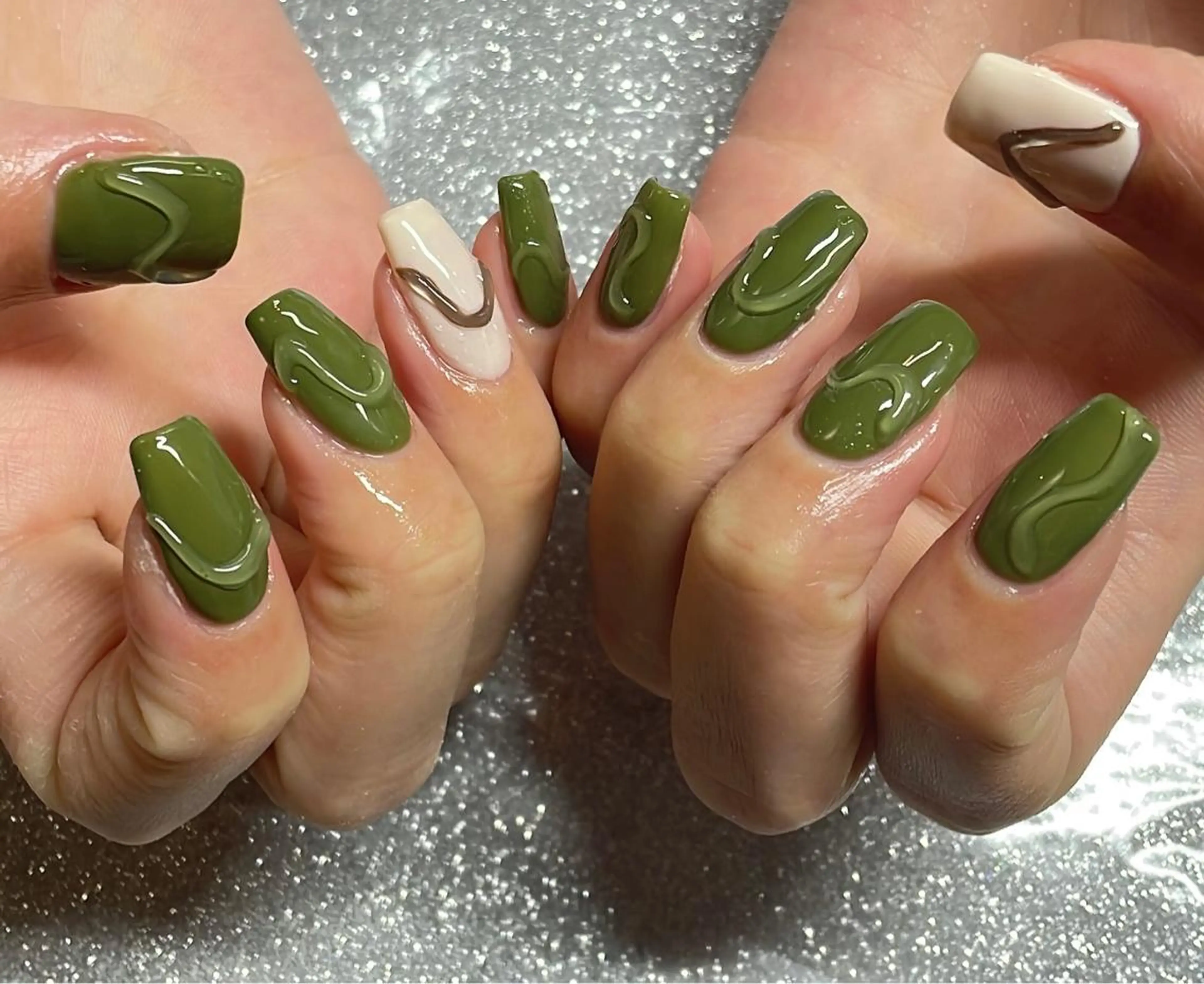 ネイル ハンドネイル VIERU 🌈🎀💖のネイルデザイン