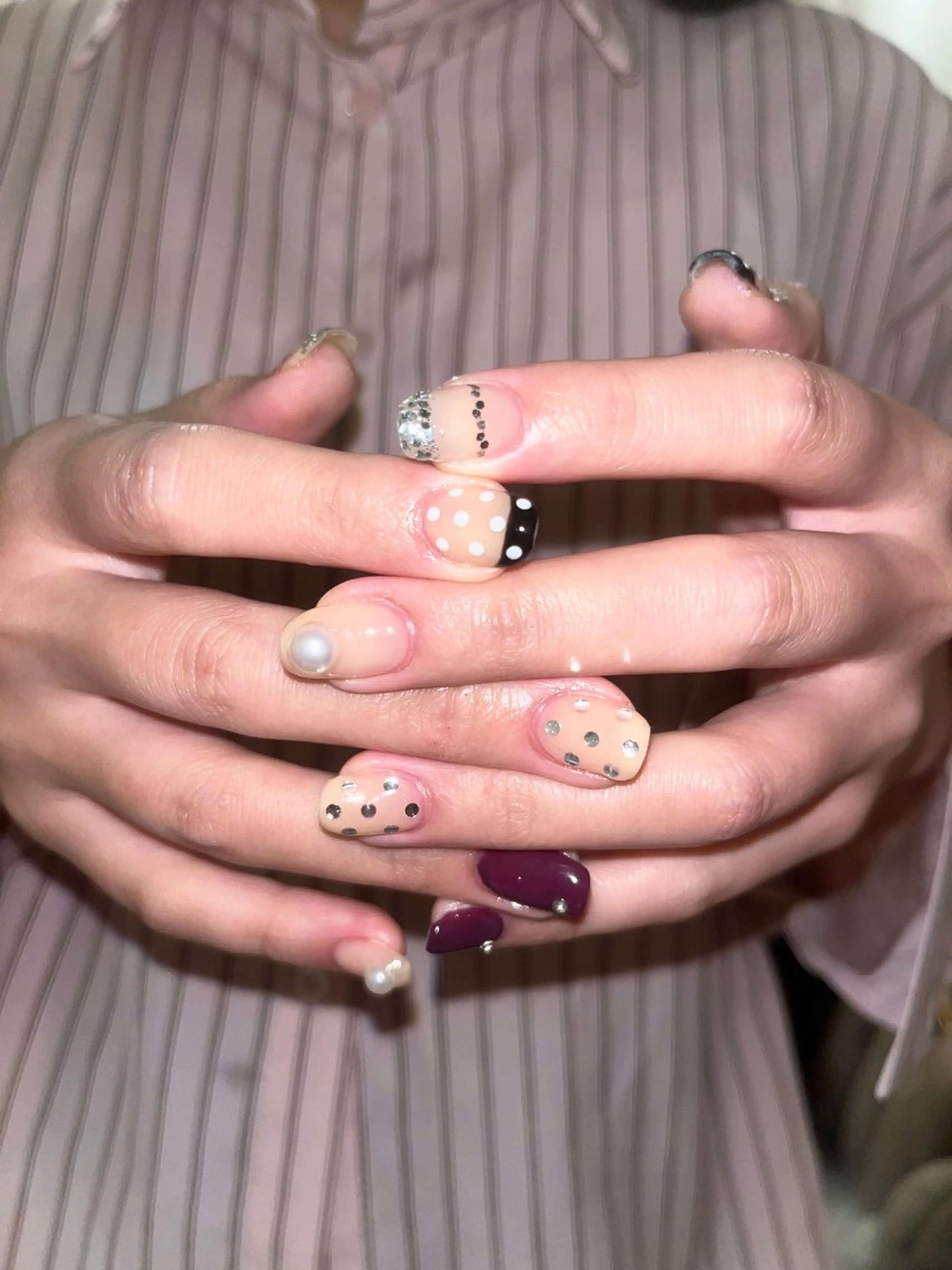 ネイル ドット キラキラネイル ハンドネイル 渋谷ネイルズ所属・taminami Lunaのネイルデザイン