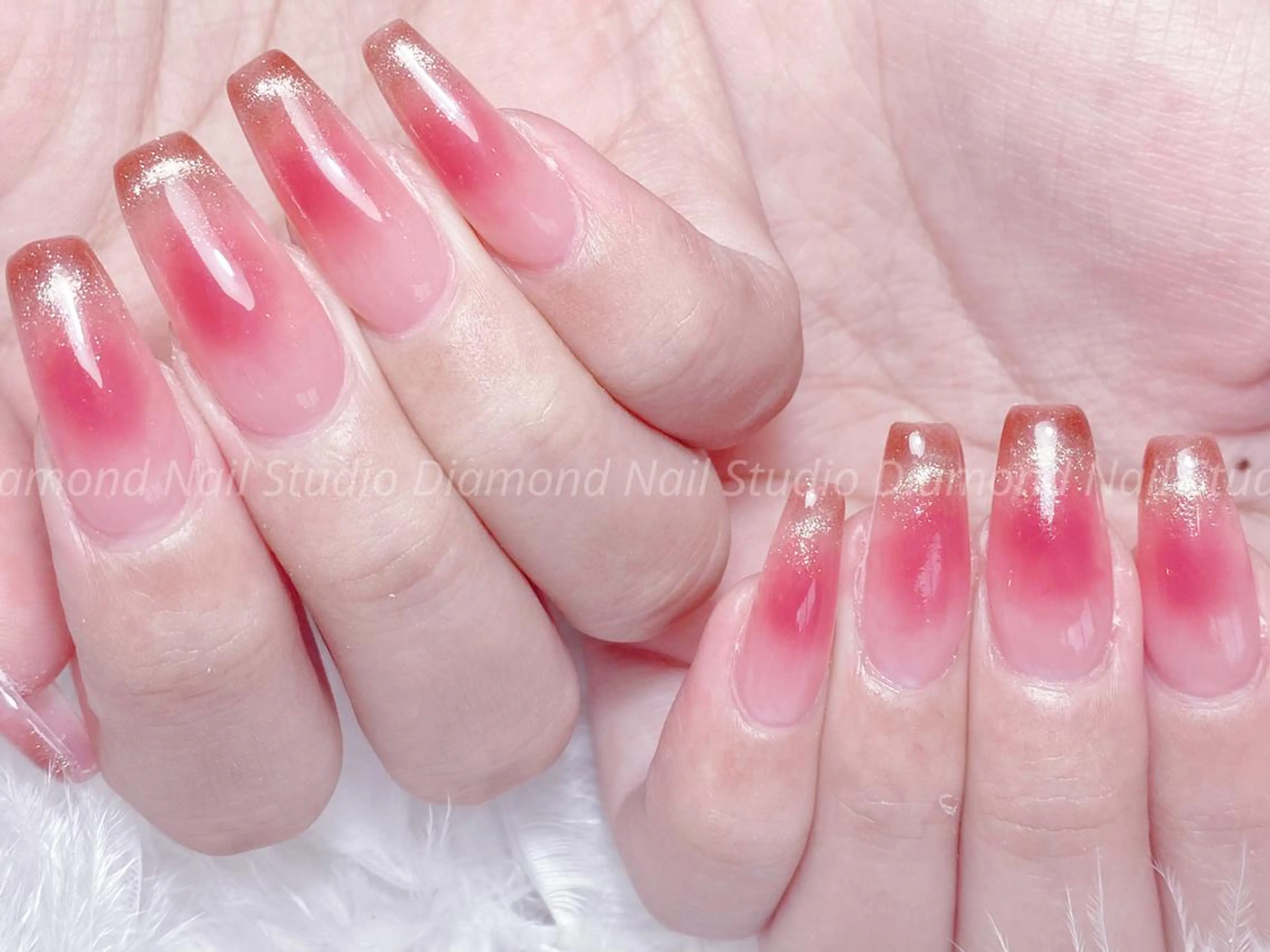 ネイル アートネイル オーロラネイル ガーリー キラキラネイル 韓国ネイル ハンドネイル DIAMOND 💦のネイルデザイン