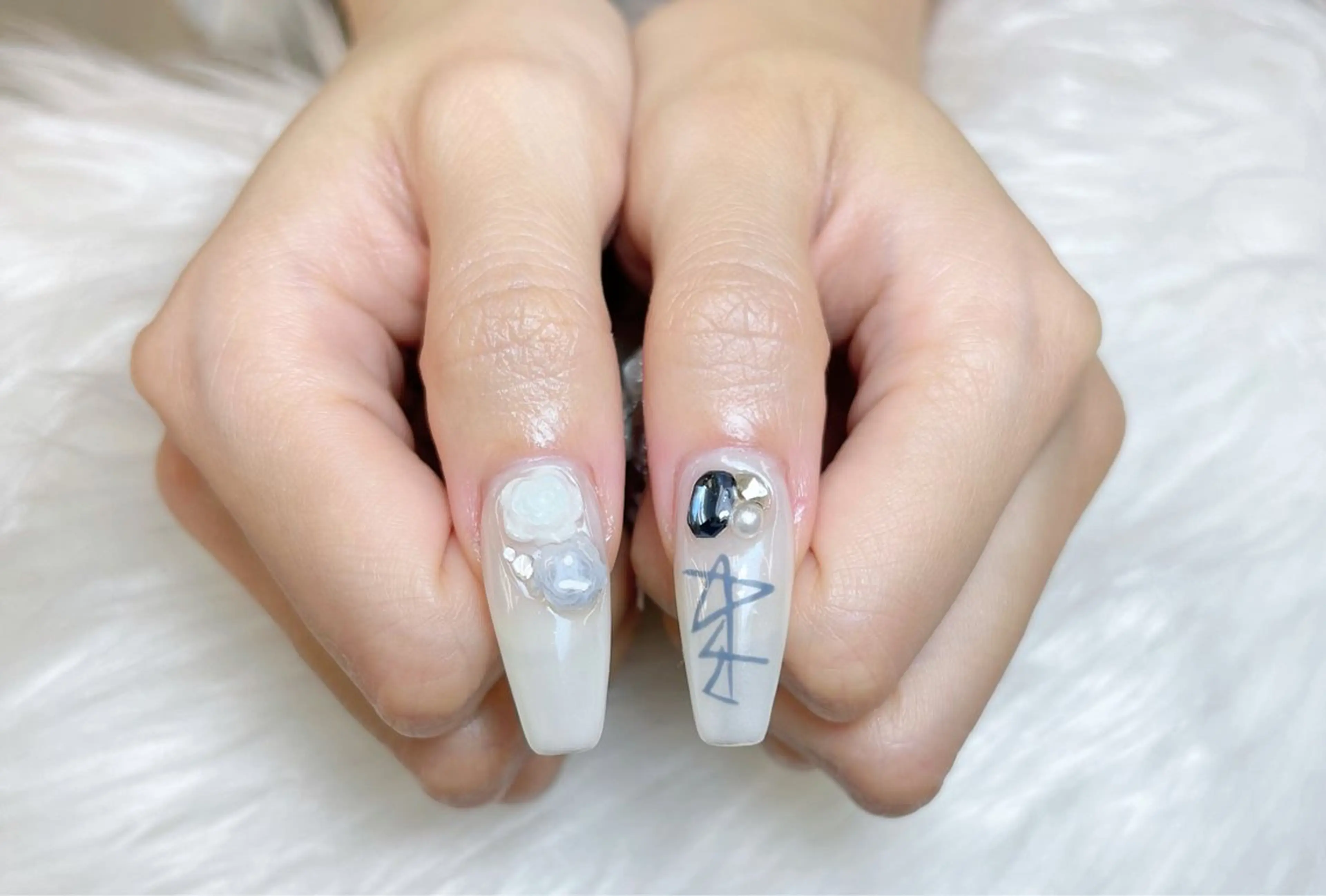 ネイル オーロラネイル クリアネイル フラッシュネイル ジェルネイル グラデーション ハンドネイル Amee Nailsalonのネイルデザイン