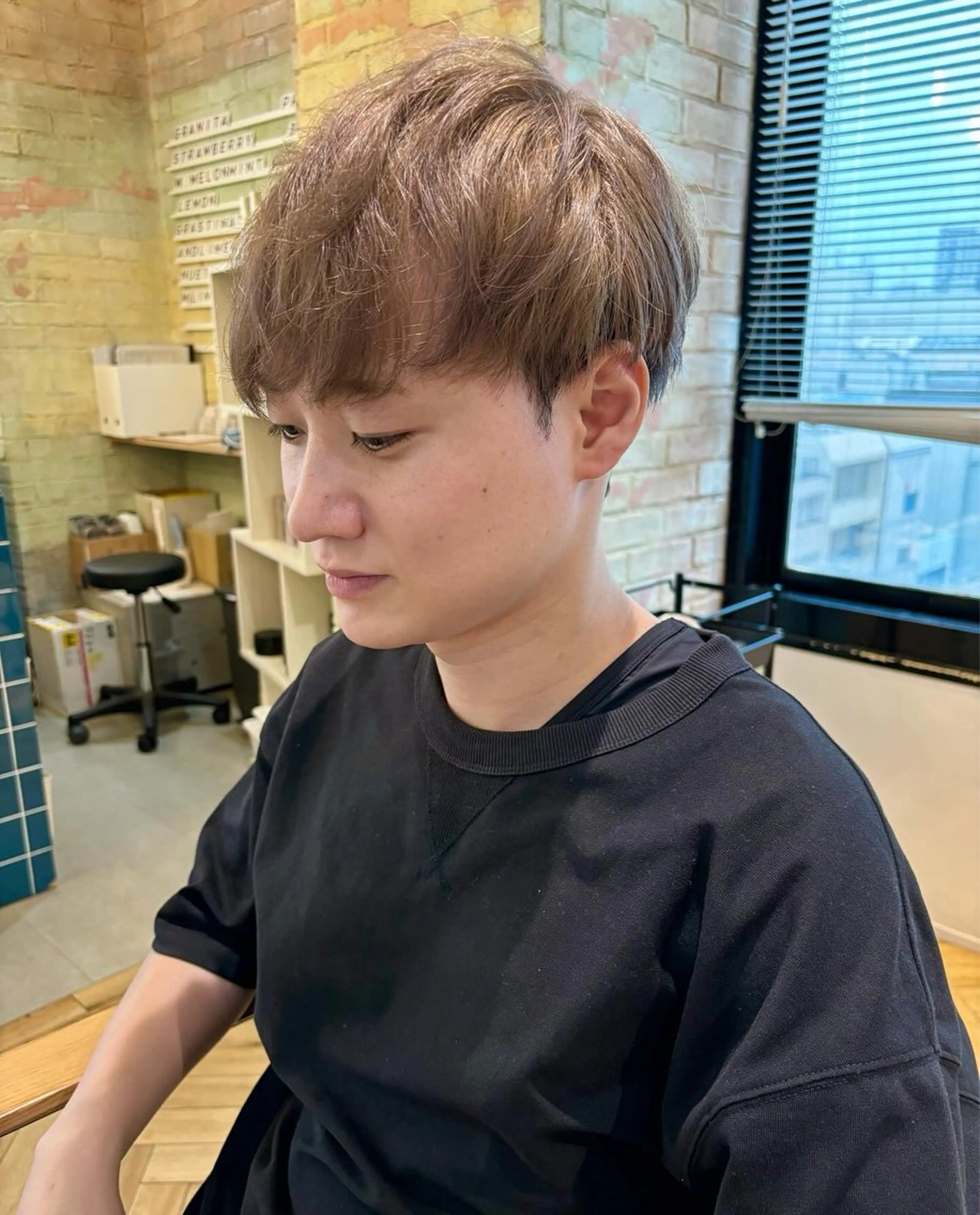 ショート カラー メンズ メンズハイトーン アディクシーカラー ハイトーンカラー 増井 彩乃のヘアスタイル