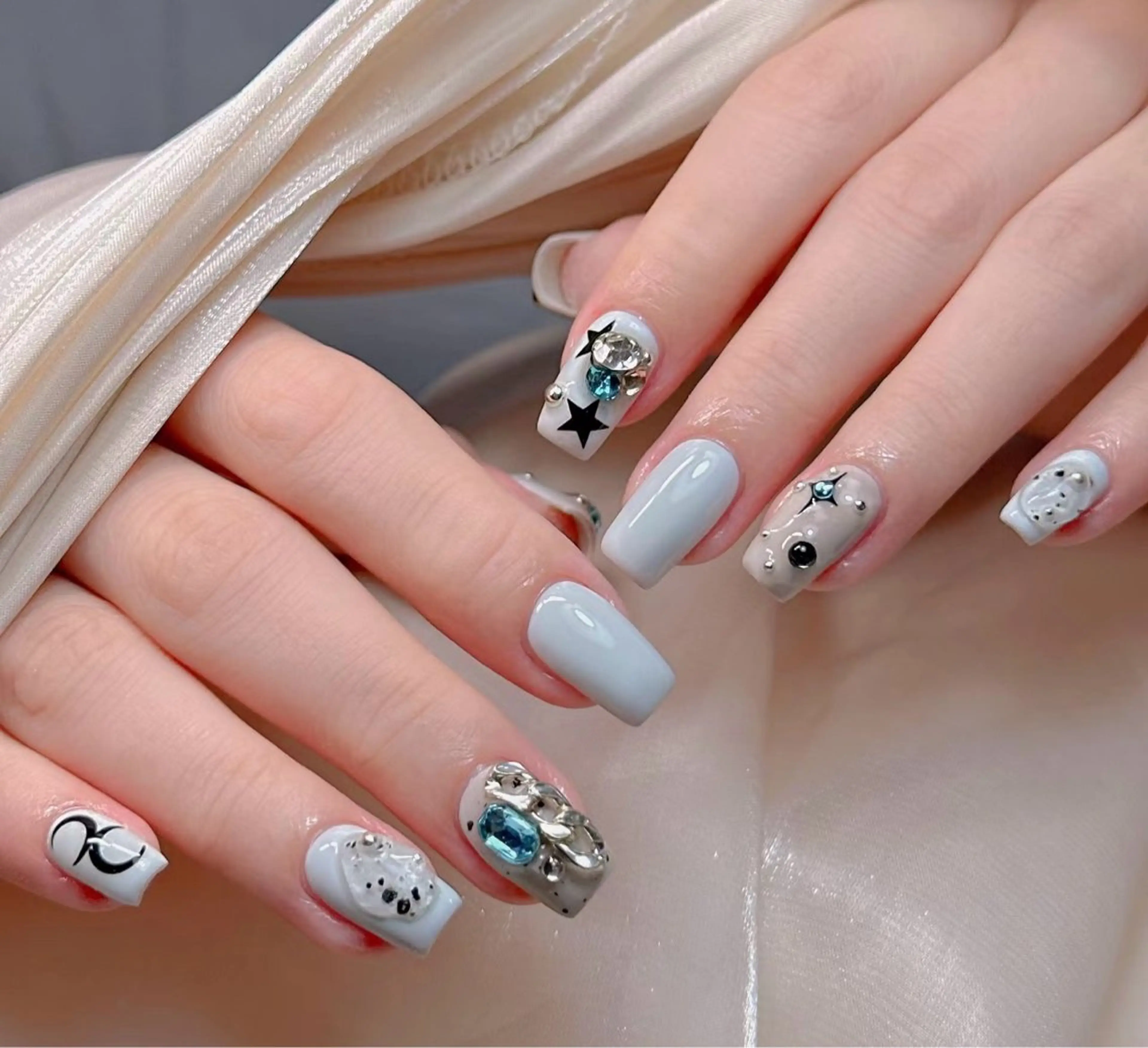 ネイル ミラーネイル シンプルネイル BabyYouMi nailのネイルデザイン