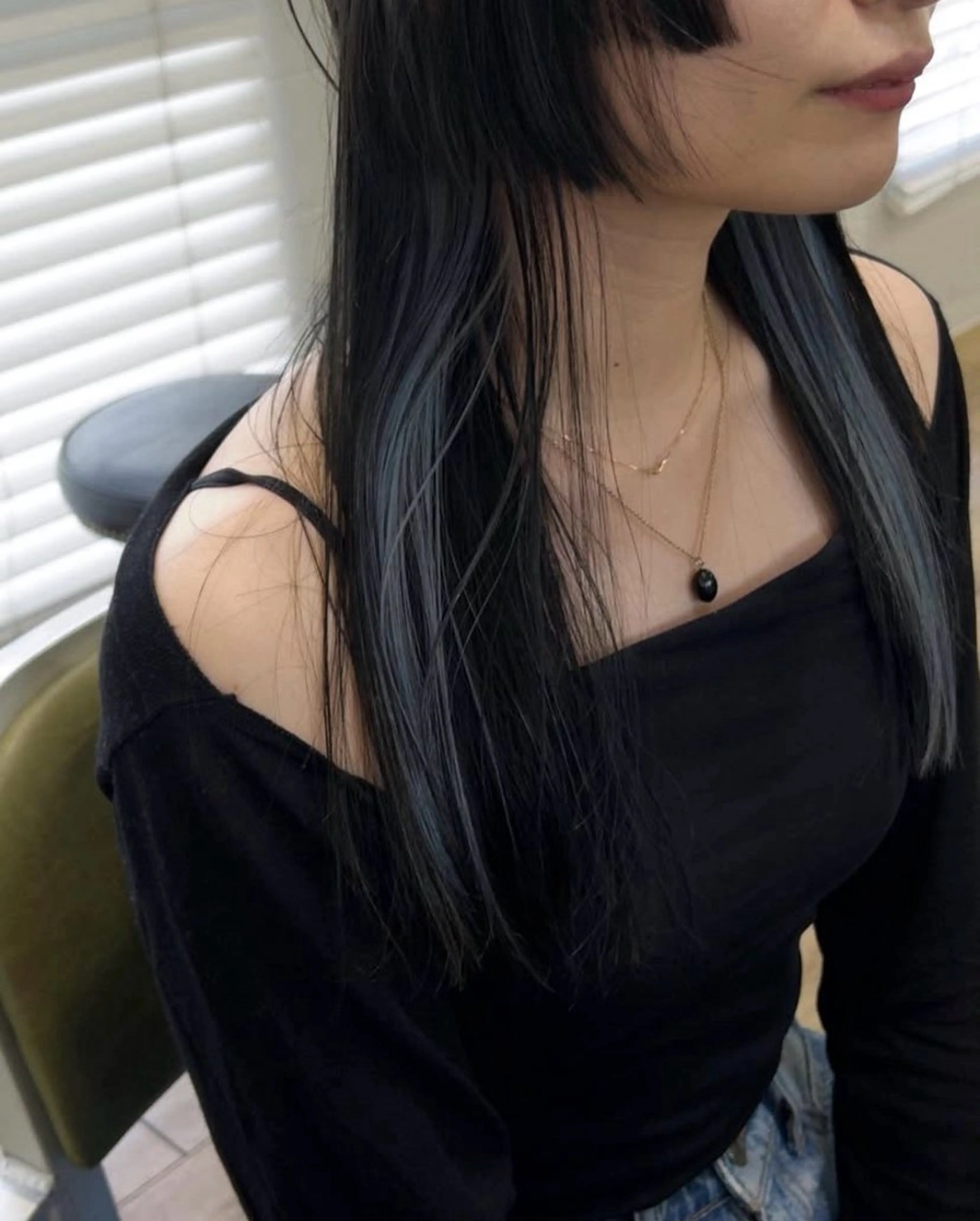 🩶3/14(土)19時限定【レディースのみ】🩶 ケアブリーチインナーカラー➕超音波アイロン付ヘアマスク無料✨の写真