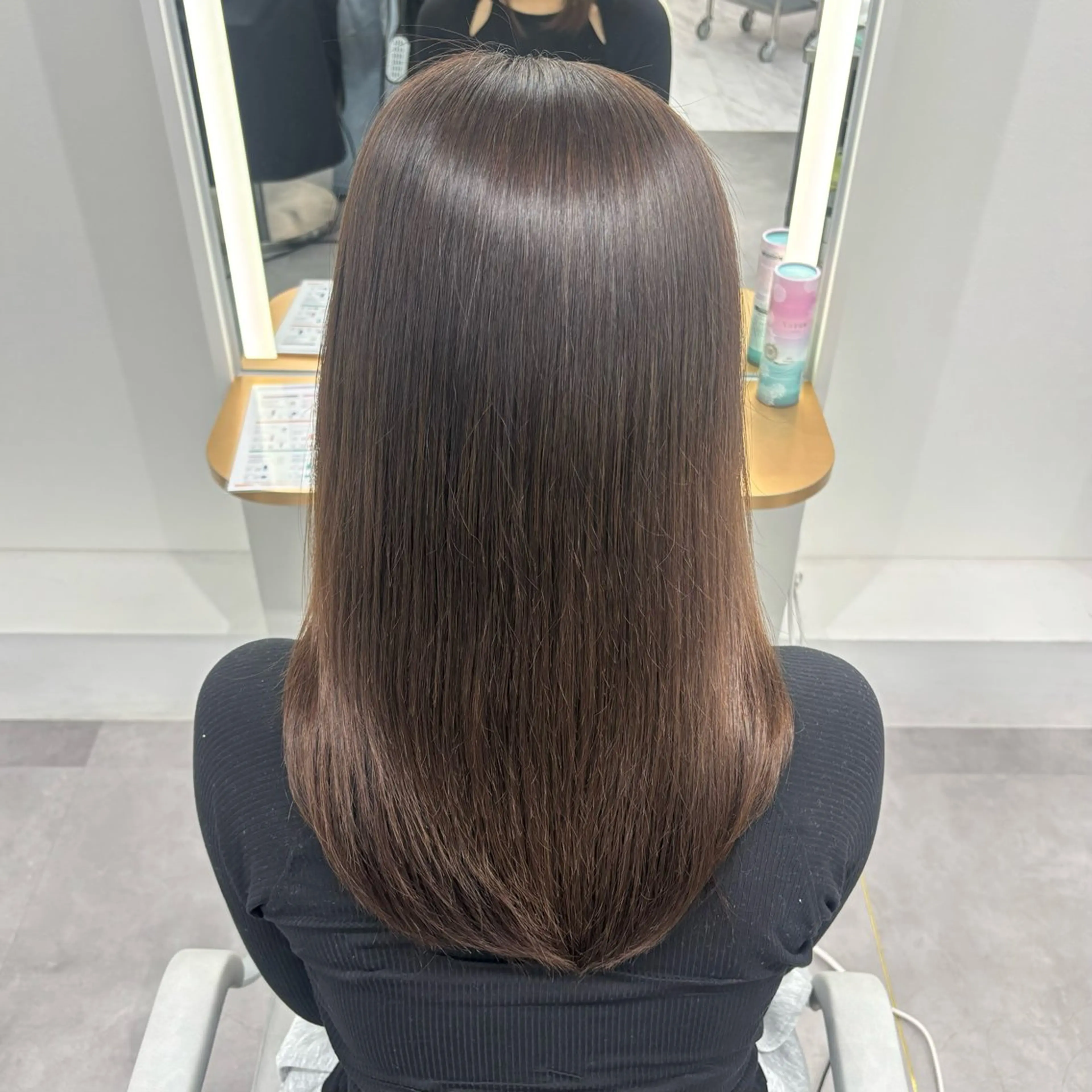 ミディアム 縮毛矯正 福本 葵のヘアスタイル