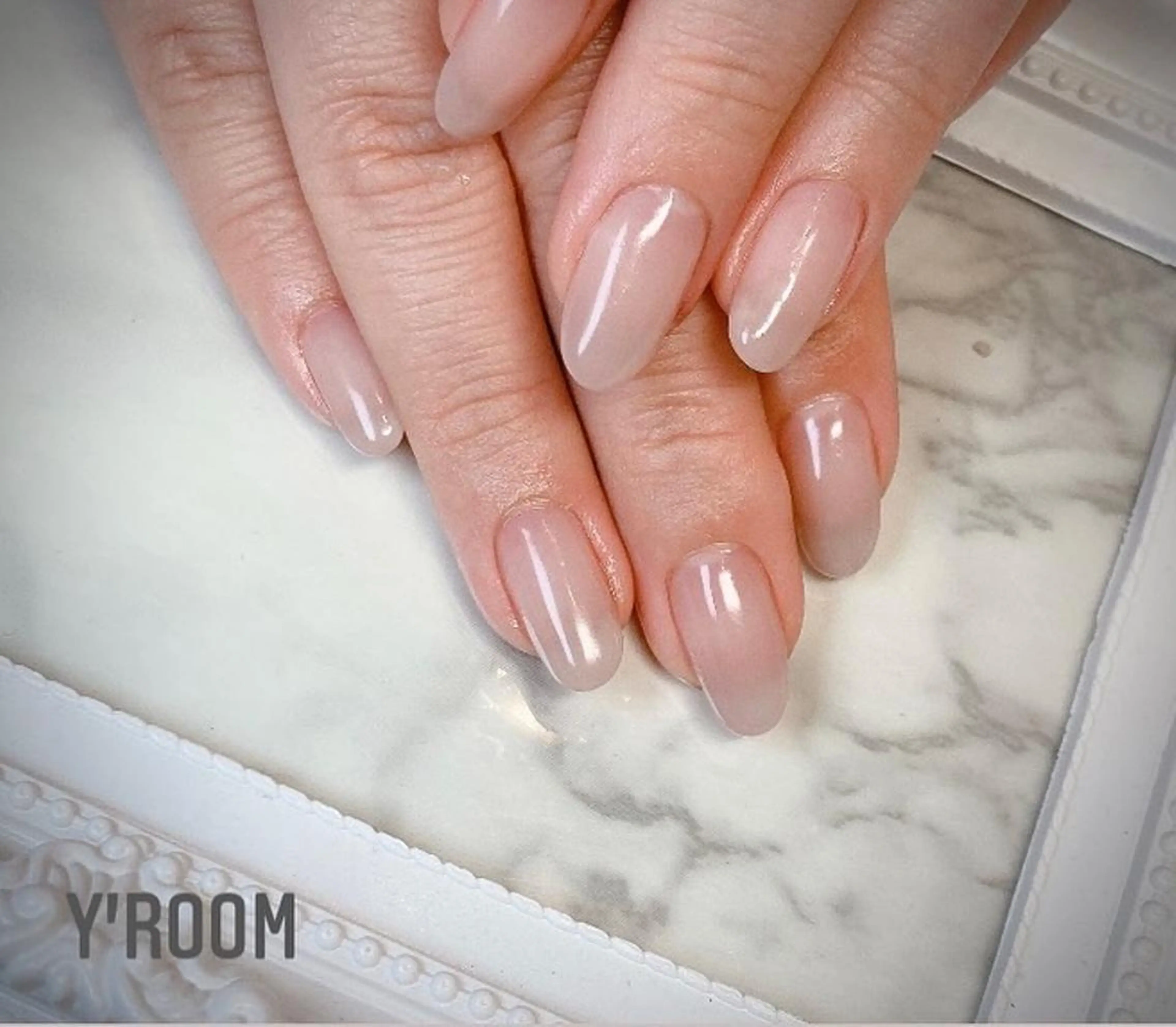 ネイル オーロラネイル フラッシュネイル フットネイル ジェルネイル 氷ネイル・うるうるネイル ハンドネイル YUKA （ネイリスト）のネイルデザイン