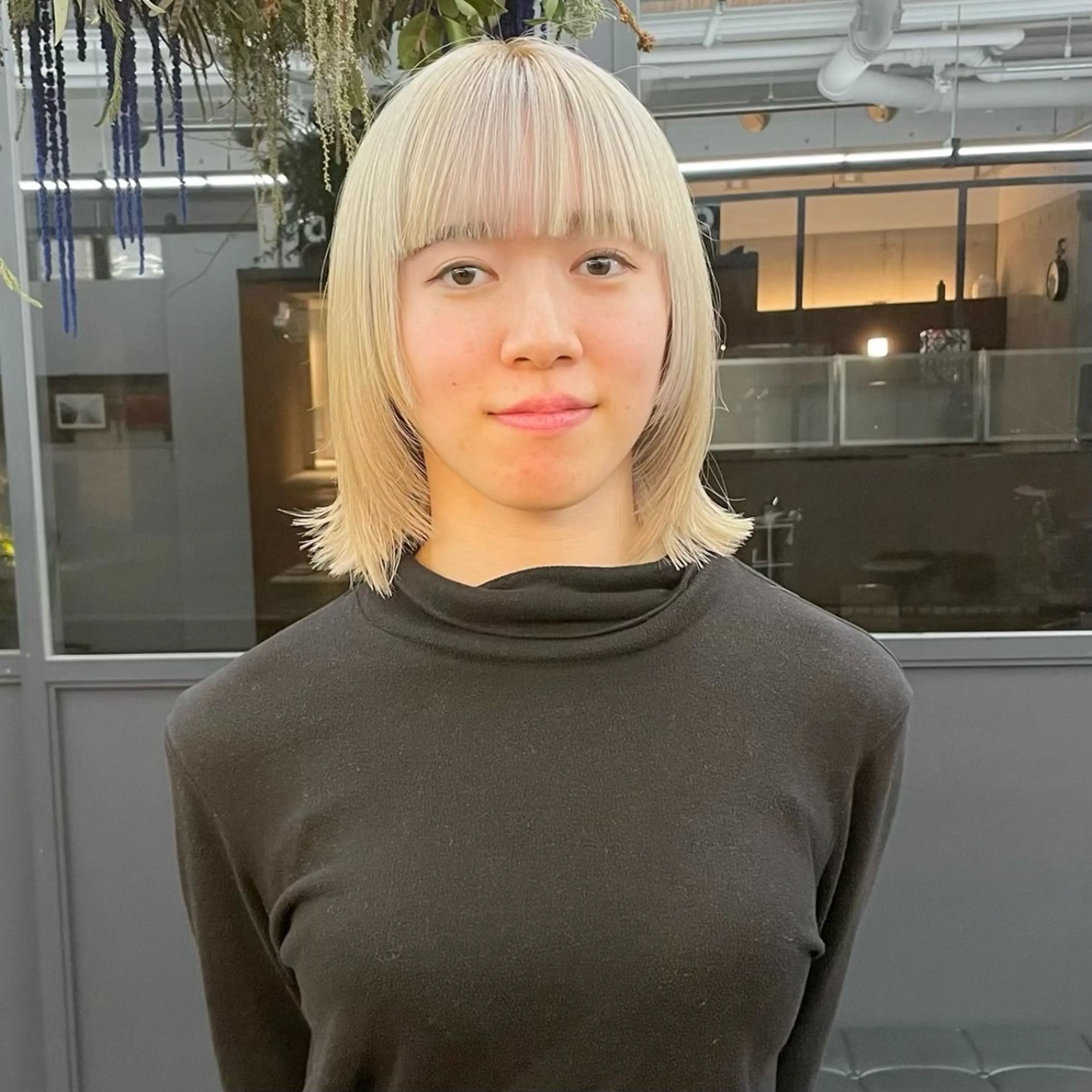 ミディアム カラー メンズ メンズブリーチ メンズウルフカット ブリーチ ブロンド ホワイトブロンド カット ヘアカラー トリートメント ヘアセット ✂︎ウルフ・ショート ✂︎MIKUNIのヘアスタイル