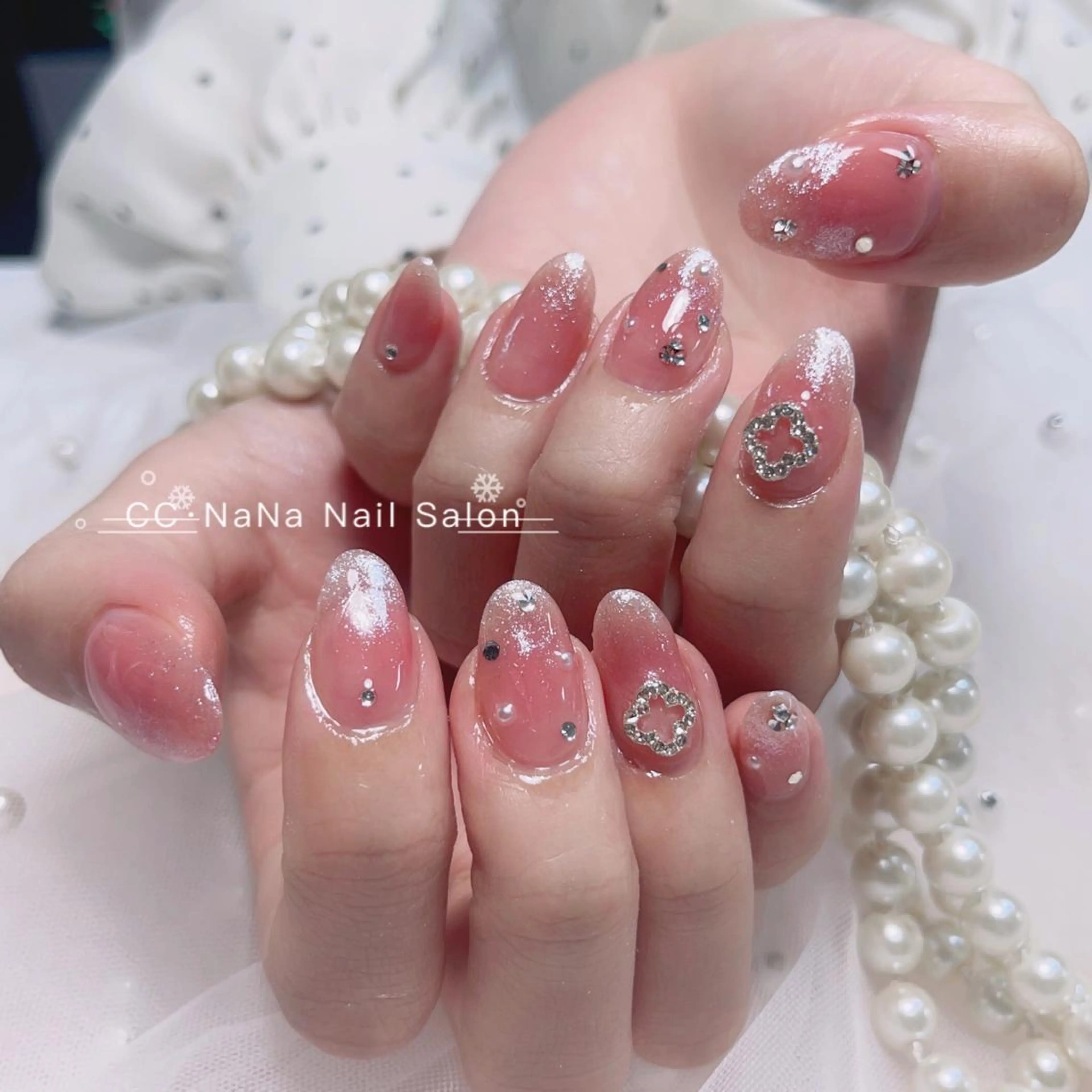 ネイル チークネイル フラッシュネイル ジェルネイル ハート キラキラネイル ハンドネイル 💎CC・NaNa 韓国風ネイル🌙Cのネイルデザイン