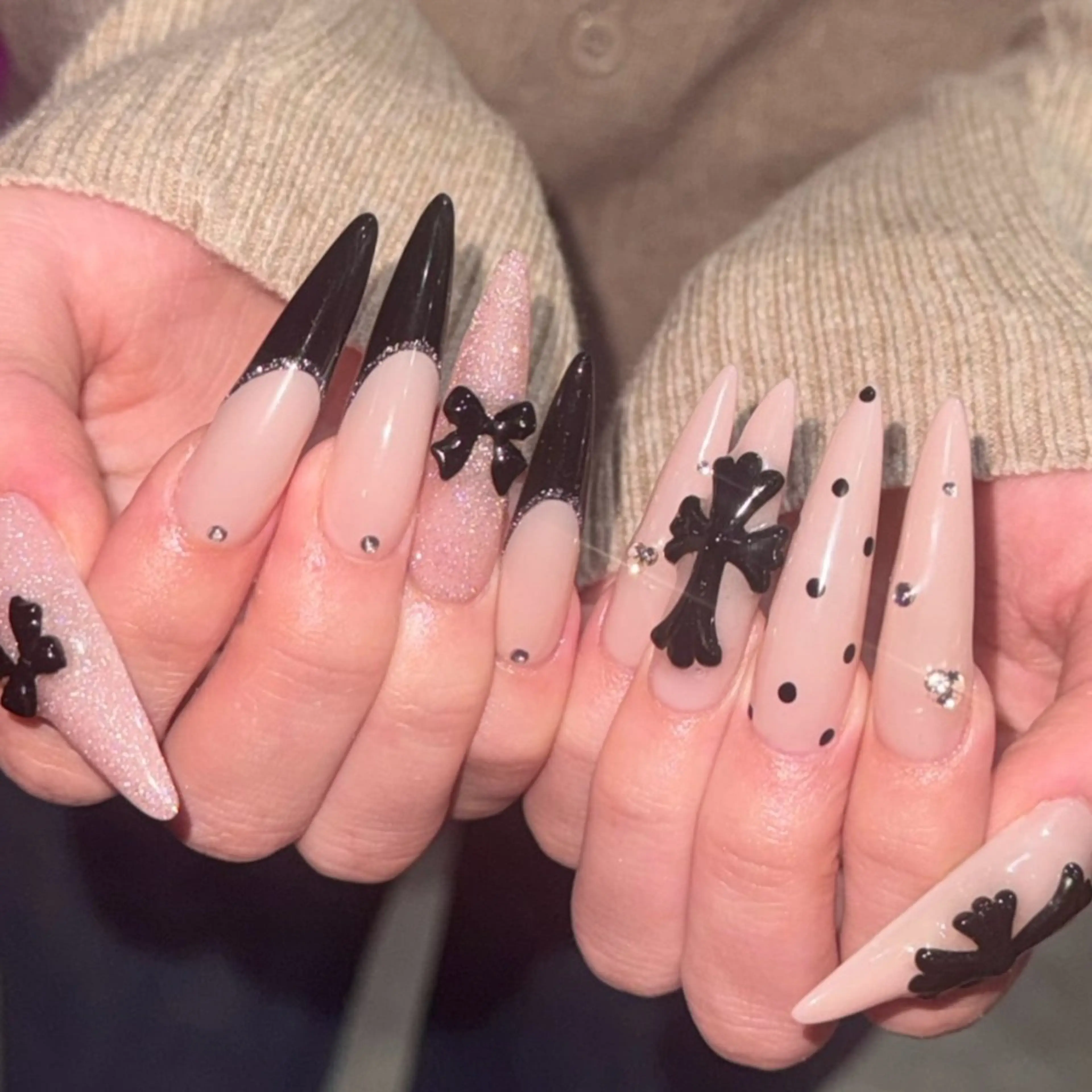 ネイル ロングネイル ハンドネイル Pins16所属・🫧HI-KO 🫧のネイルデザイン