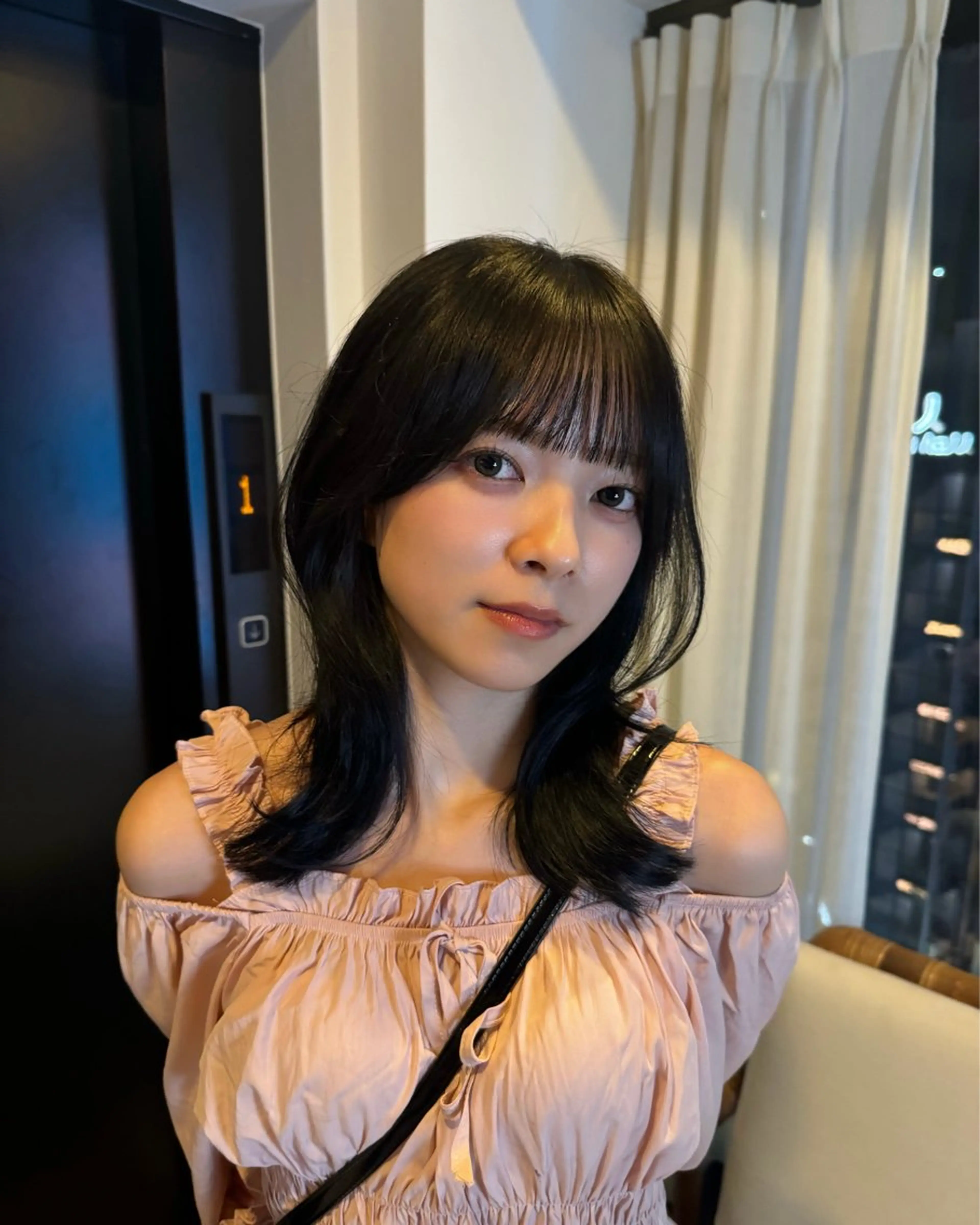 ミディアム カラー ミディアムレイヤー 黒髪 くびれヘア 韓国風ヘア レイヤーカット カット Bonheur銀座 /前田 栞九郎のヘアスタイル