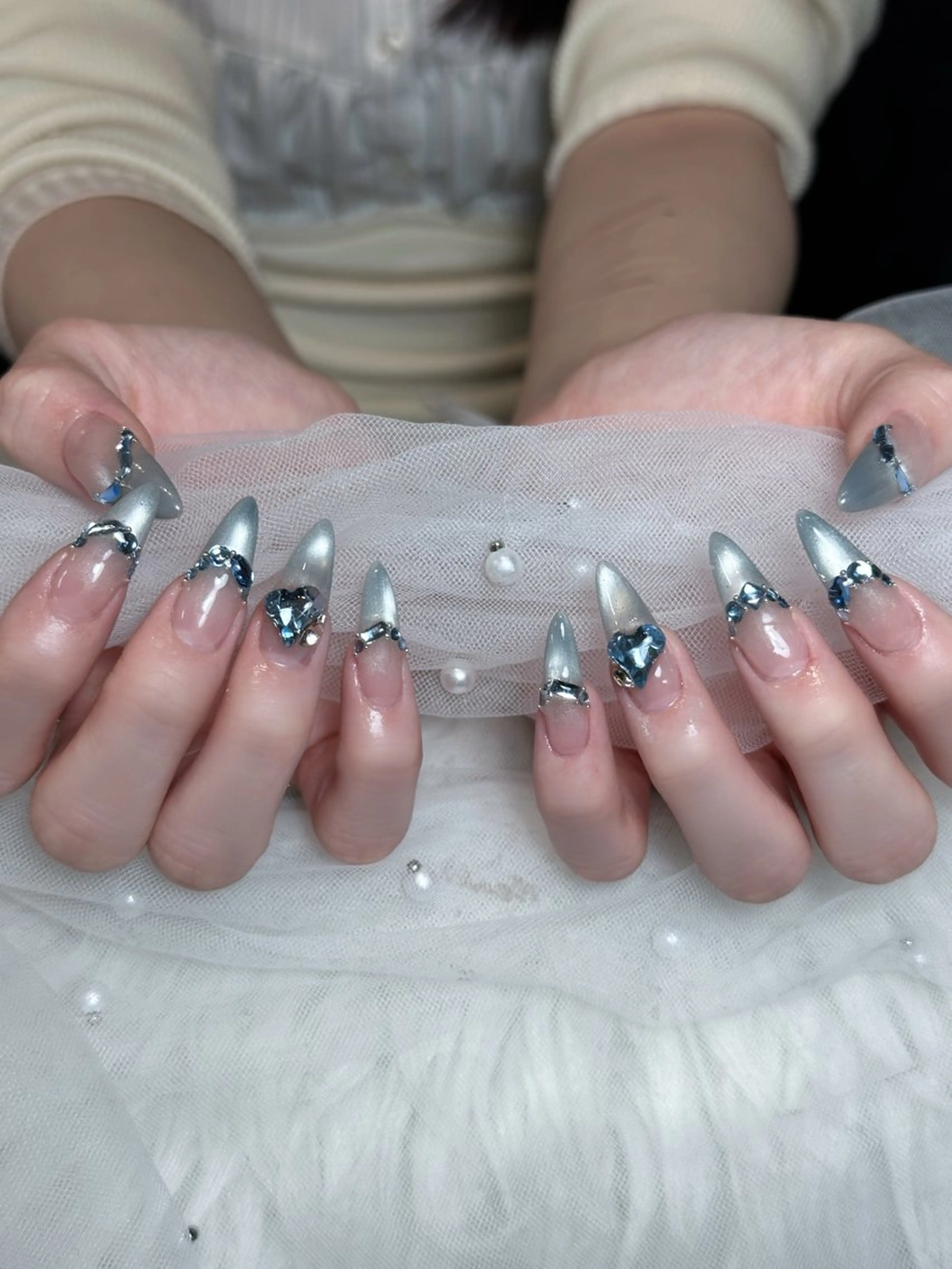 ネイル チークネイル ドット フレンチネイル グラデーション ハート ハンドネイル Julli NailStudioのネイルデザイン