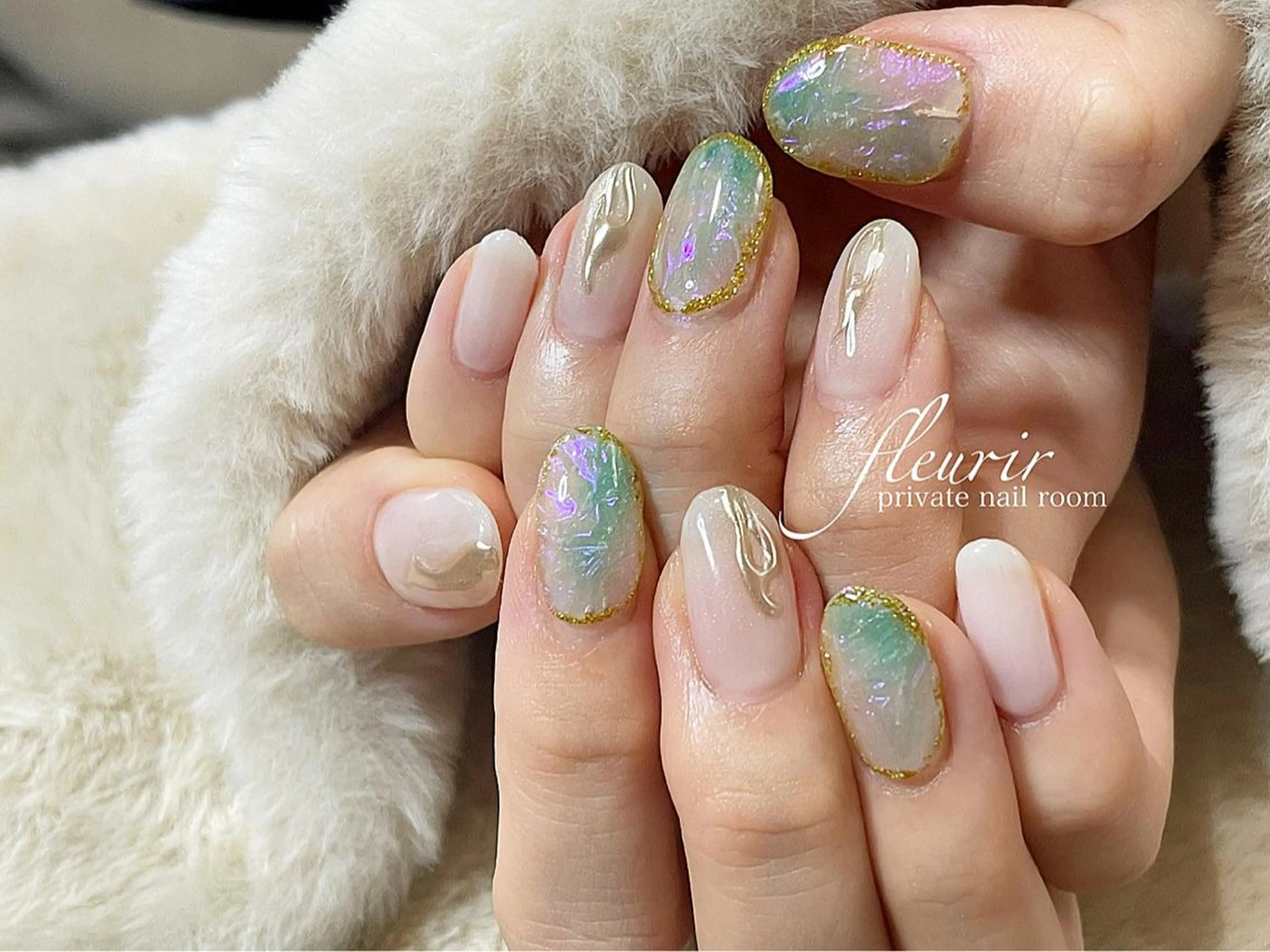 ネイル アートネイル ゴールド グリーン ミラーネイル フルリール 【プライベートサロンのネイルデザイン
