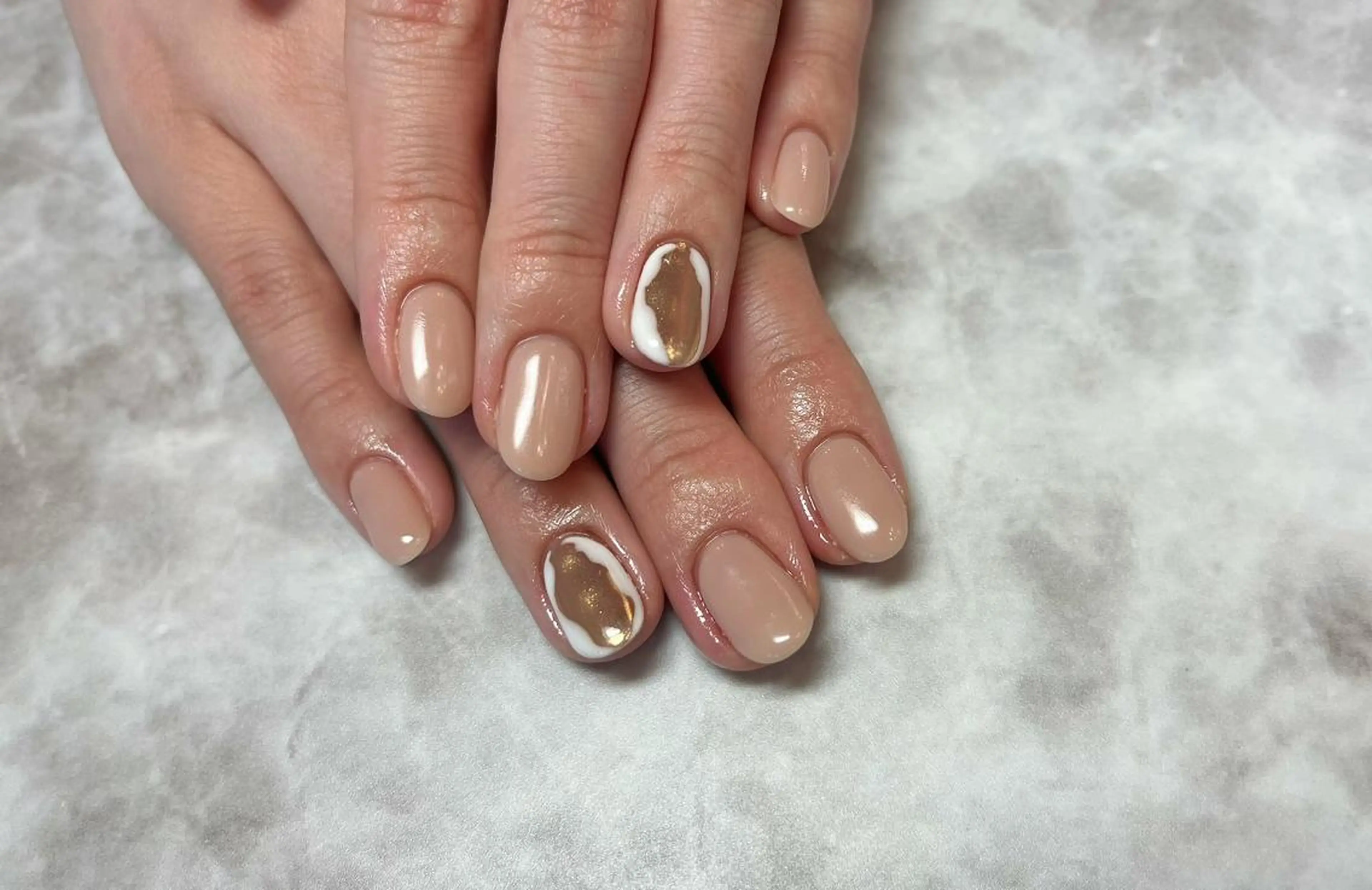 ネイル ネイルリボン 受付スタッフのネイルデザイン