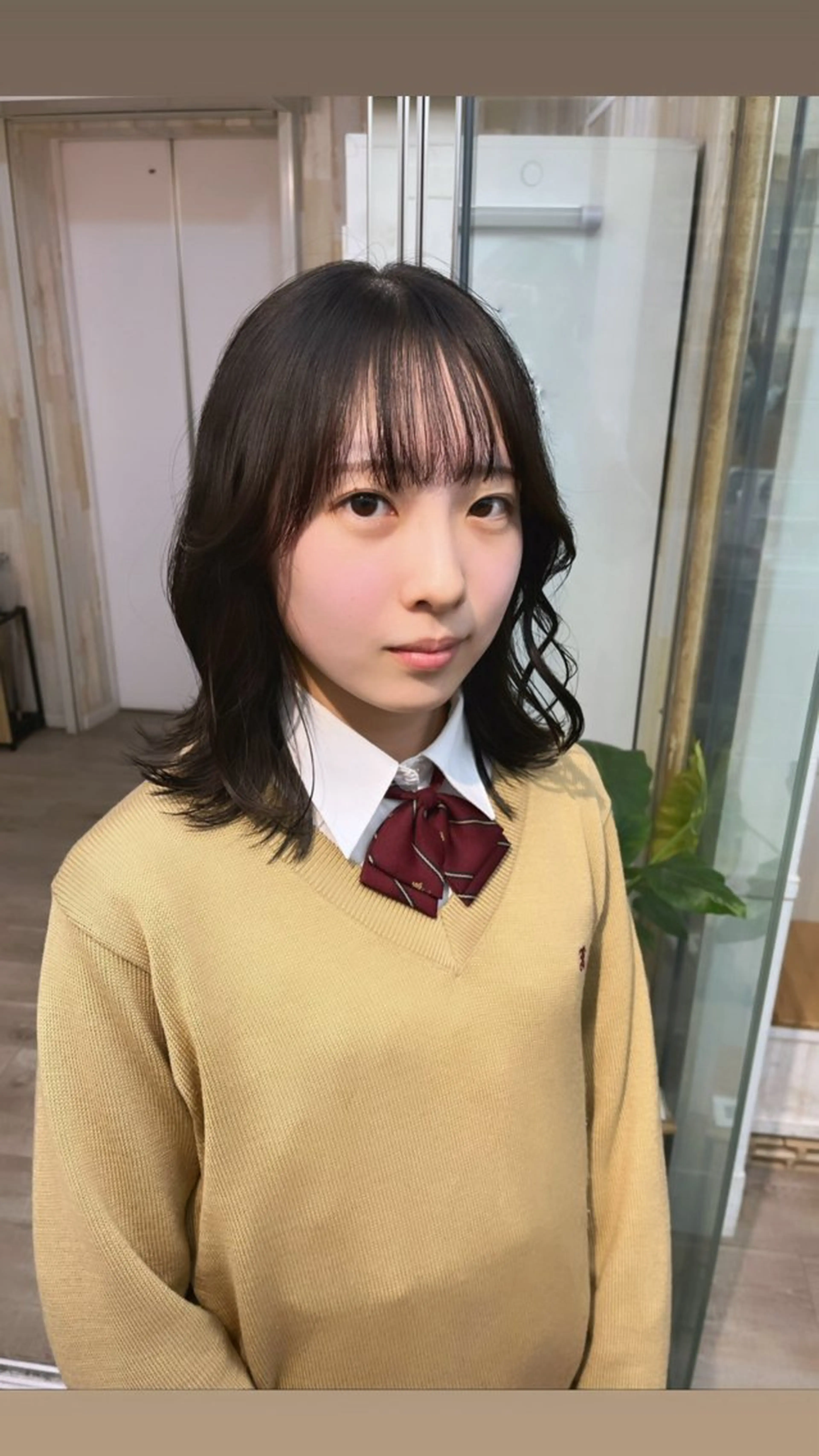 ミディアム カラー パーマ ヘアアレンジ 学生 髪質改善 外ハネヘア ®️レイヤー/透明感 カラー/星野六三四のヘアスタイル