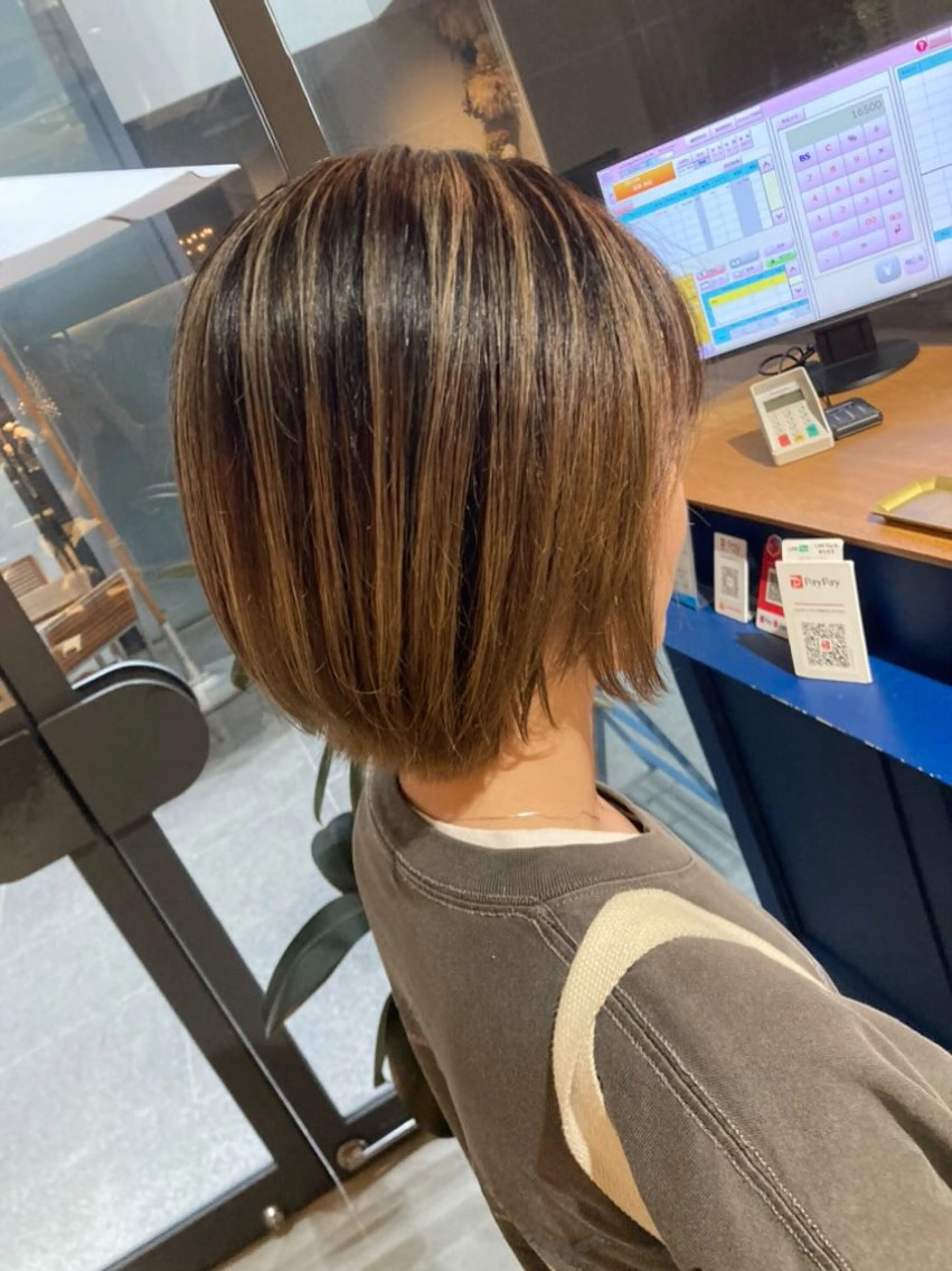 ショート レイヤーカット ショートヘア ヘアカラー 山本 琴葉 /ボブ /切りっぱなしボブのヘアスタイル