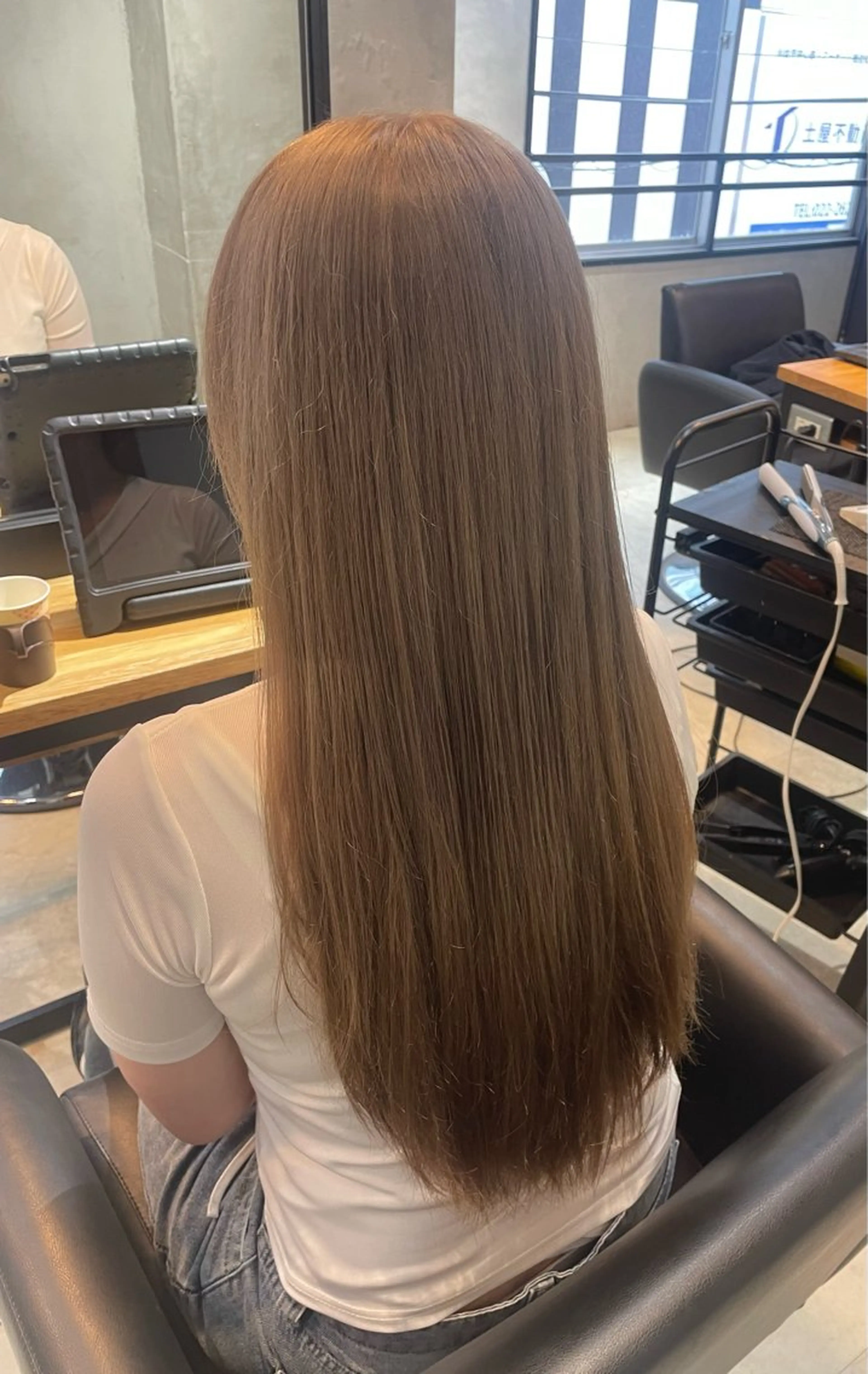 カラー ベージュカラー ミルクティーベージュ HAYATA/透明感 /派手髪/ケアブリのヘアスタイル