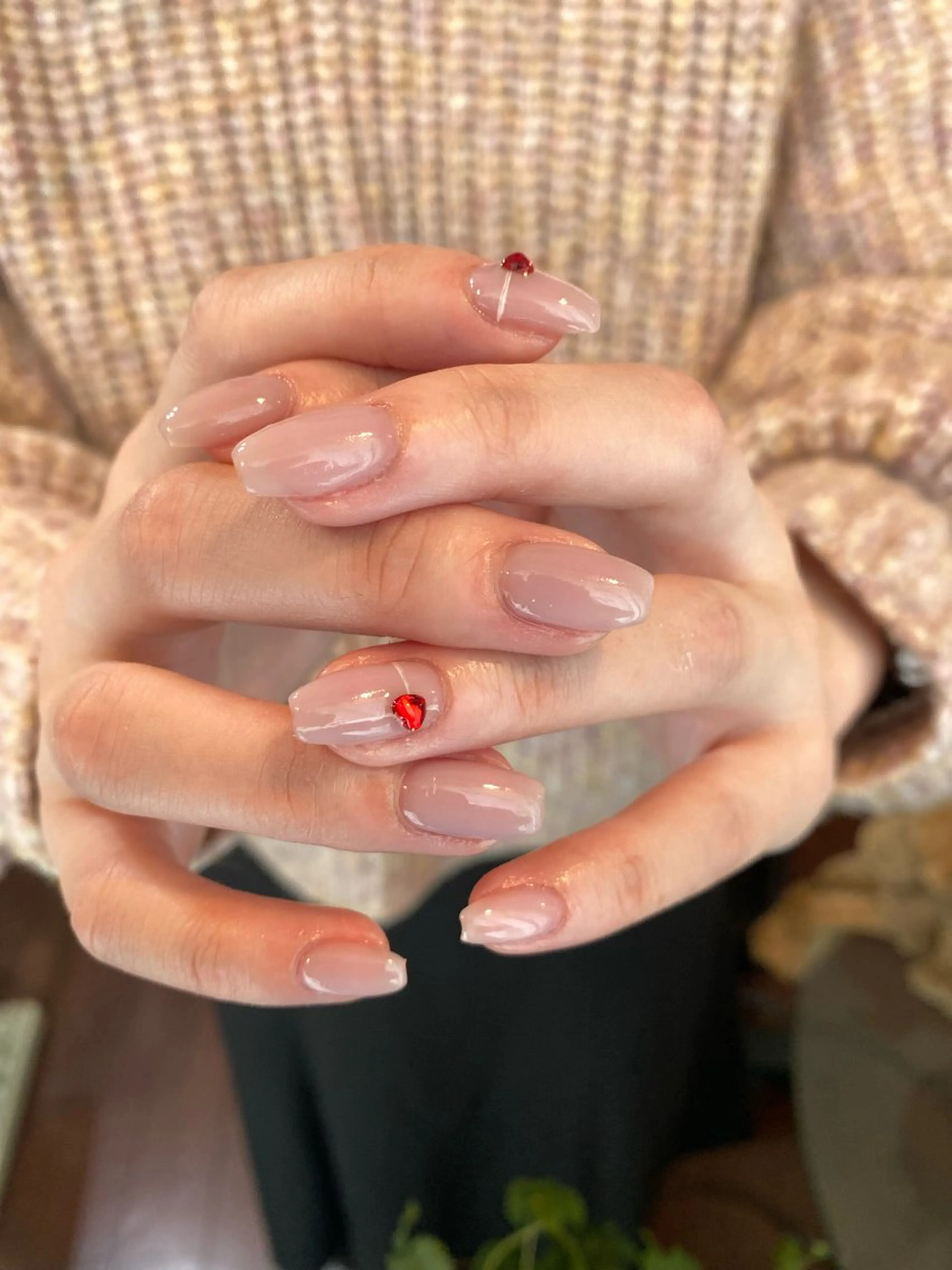 ネイル ガーリー ハート キラキラネイル 韓国ネイル ニュアンスネイル ハンドネイル private nail salon   crystal ⭐︎ color所属・crystal ⭐︎ colorのネイルデザイン