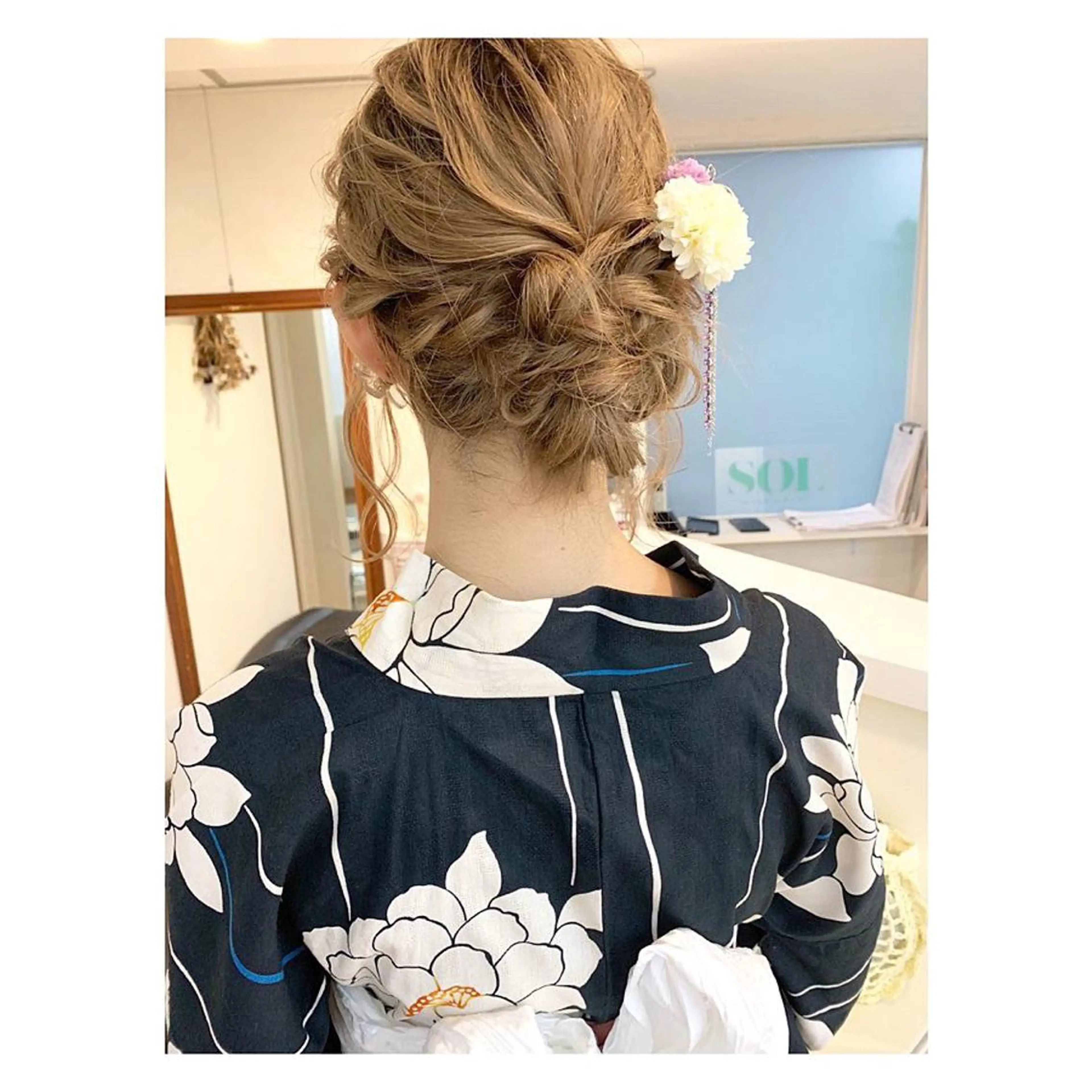 セミロング ヘアアレンジ Click所属・クニモトハルナ ボブ/柔らかカラーのヘアスタイル