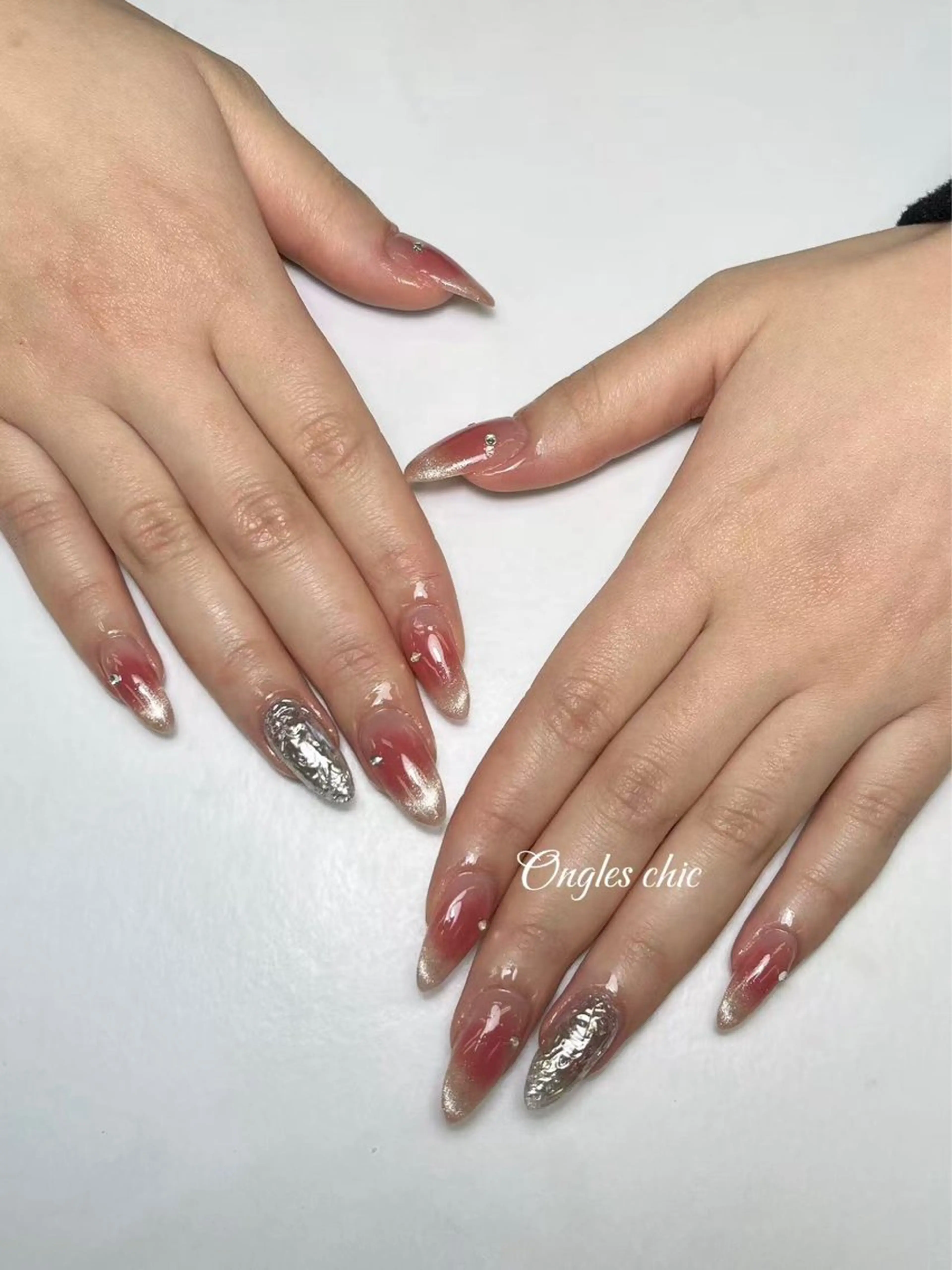 ネイル ハンドネイル ongles chicのネイルデザイン