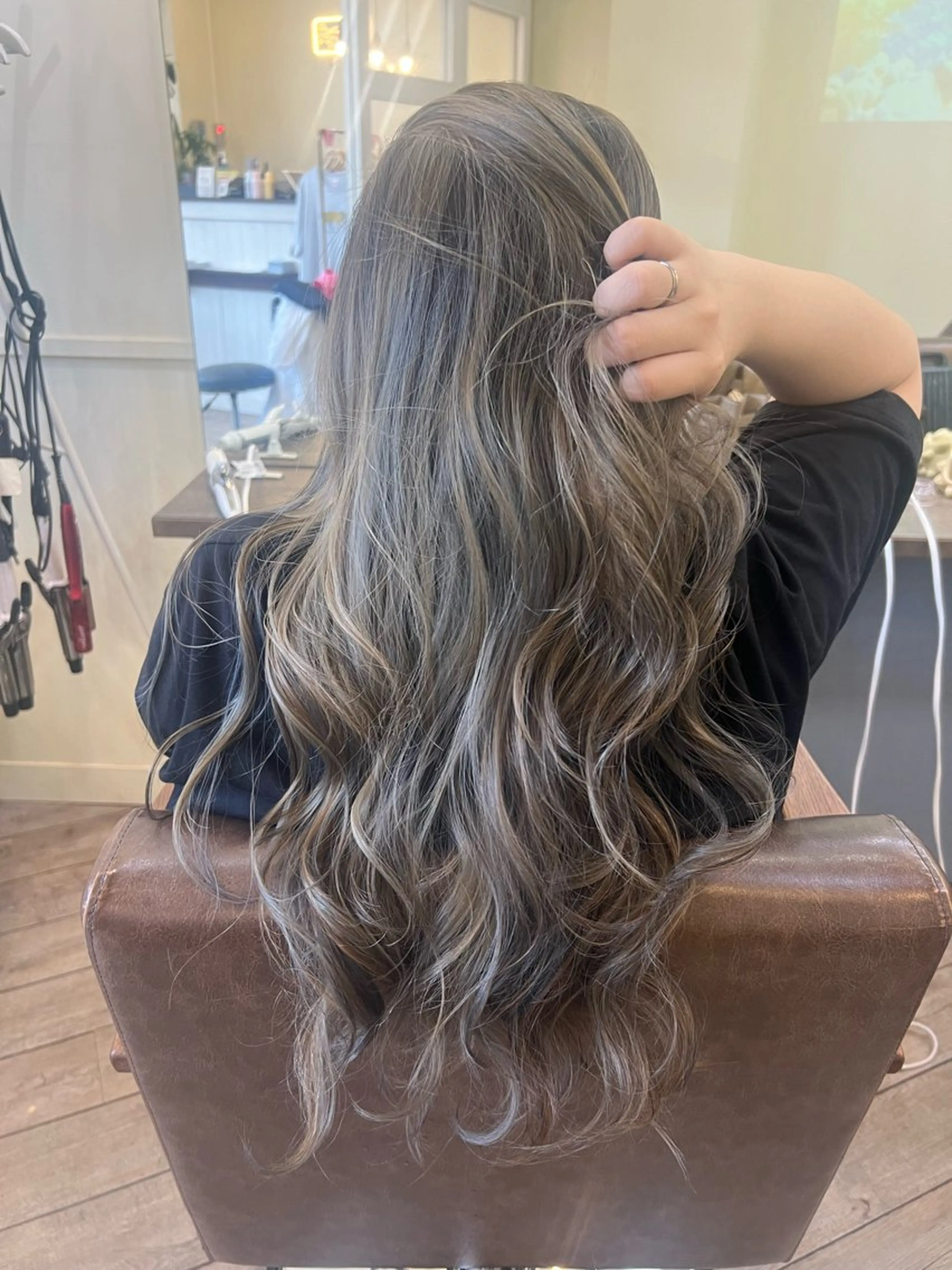 ロング カラー ヘアカラー トリートメント 鶴見 和美のヘアスタイル