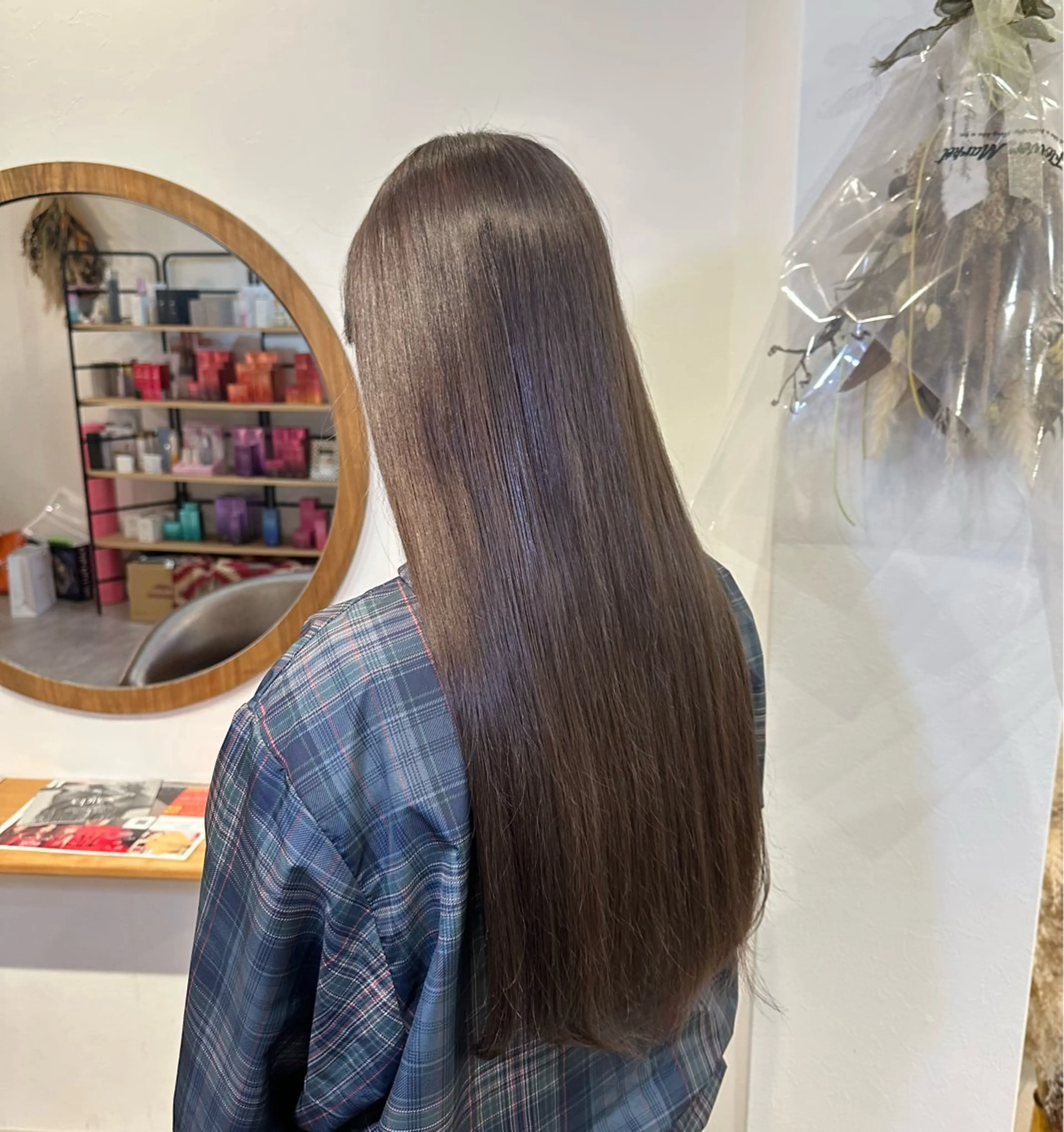 ロング カラー アッシュ ブリーチ 透明感カラー nabi所属・梅田 薫のヘアスタイル