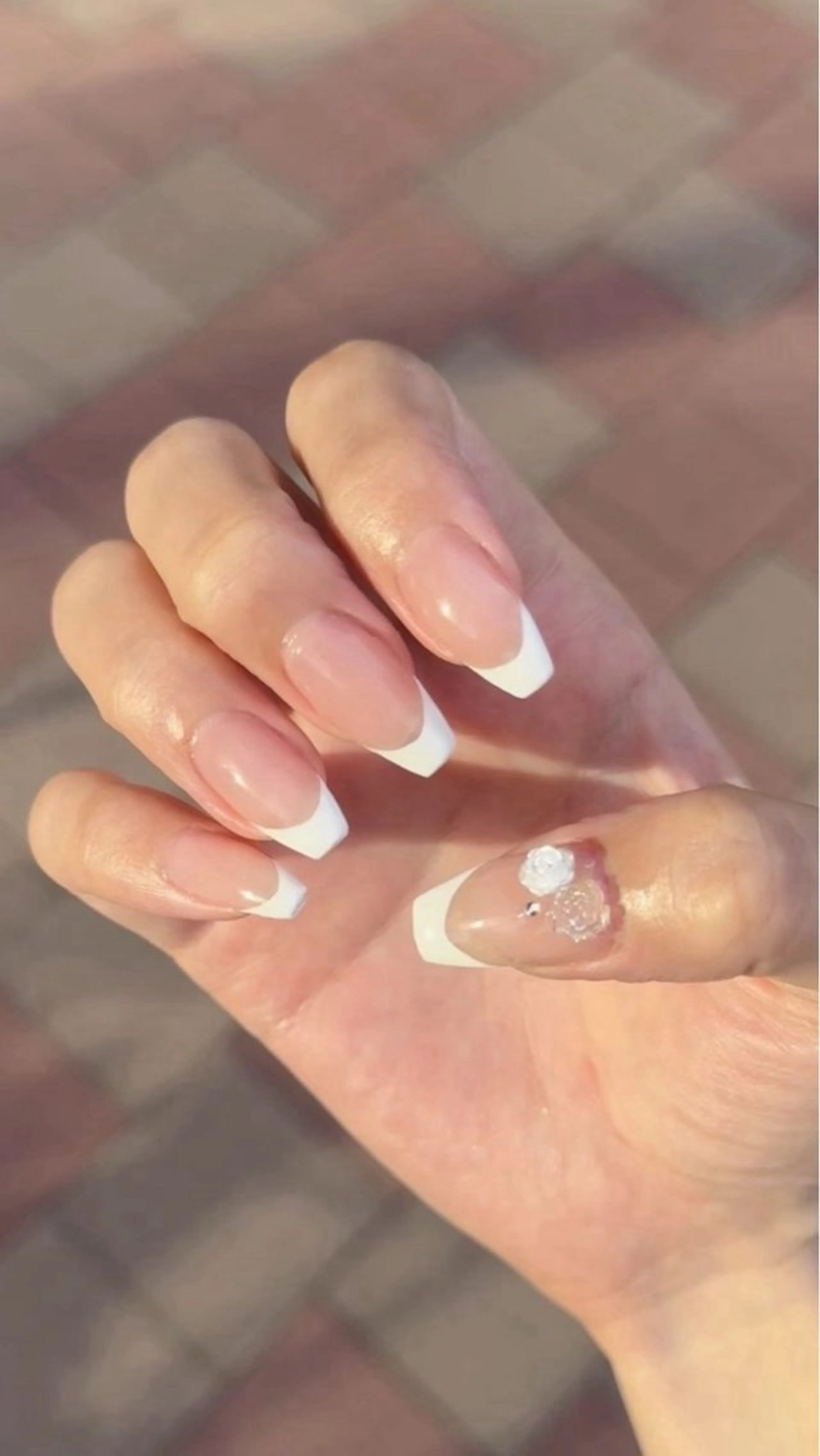 ネイル フットネイル フレンチネイル ジェルネイル ガラスフレンチ キラキラネイル クイーンズネイル銀座所属・Queeens nailのネイルデザイン