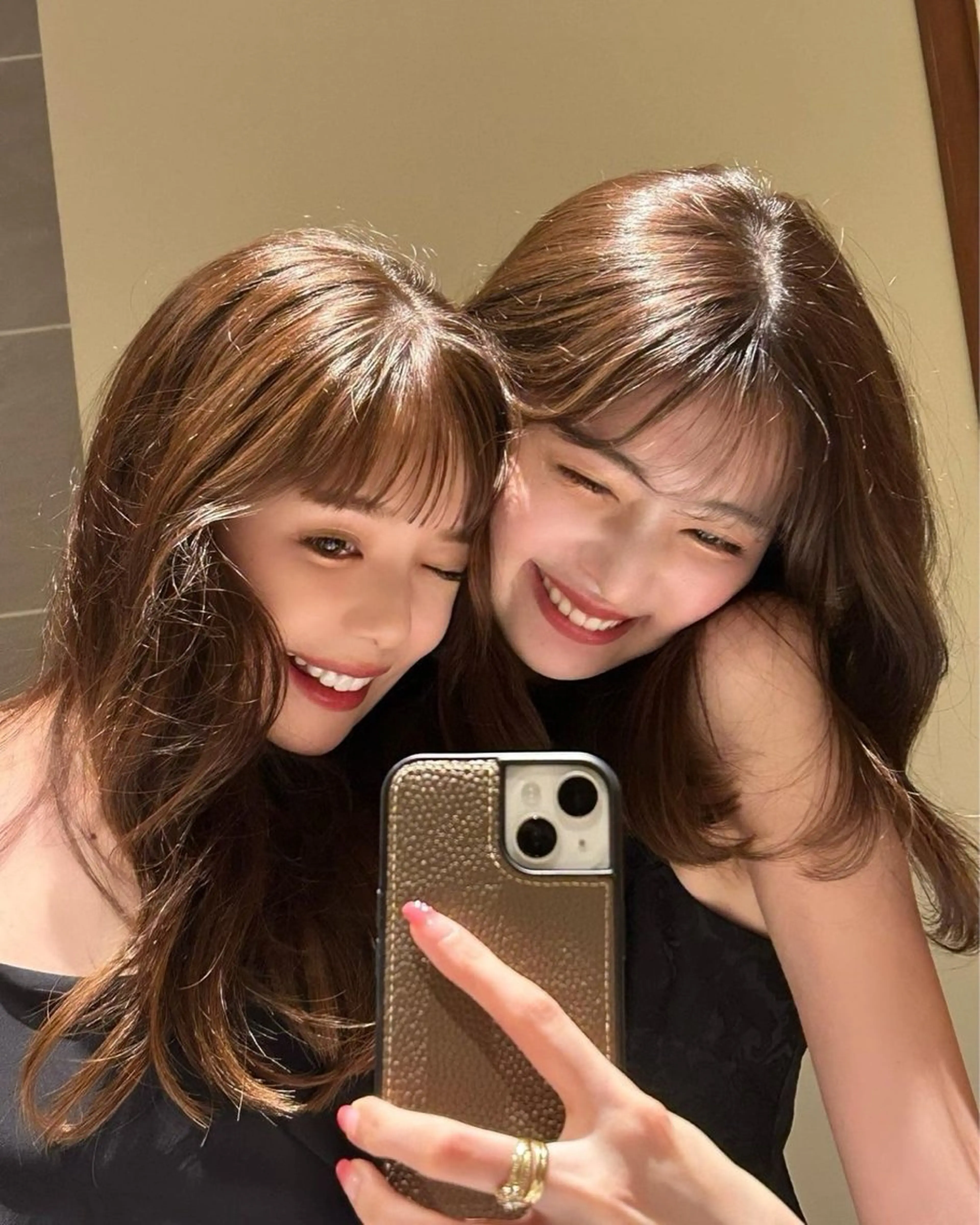 ロング カラー カット ヘアカラー トリートメント 莉乃/縮毛矯正/髪質 改善/艶カラーのヘアスタイル