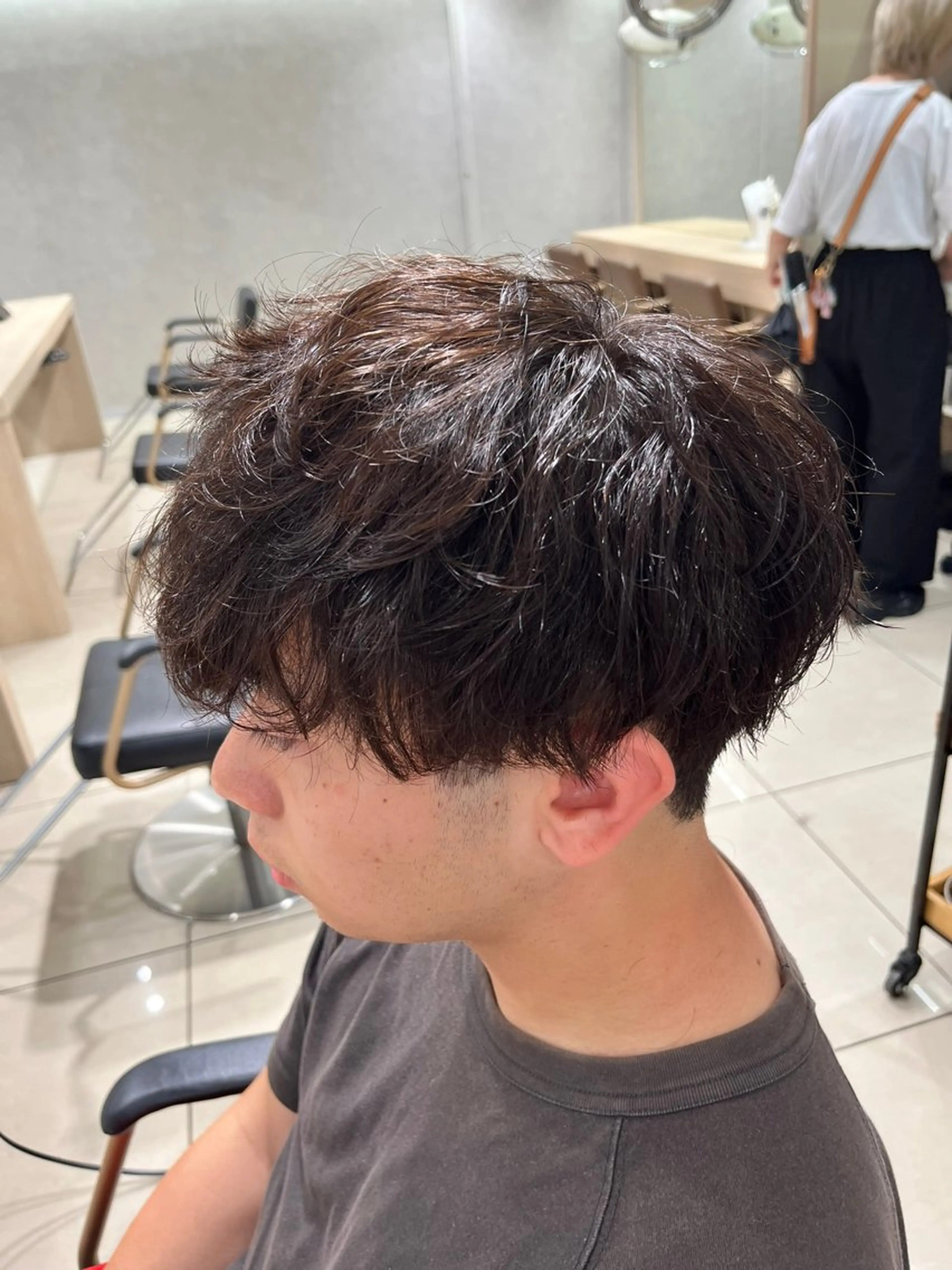 パーマ メンズ メンズパーマ カット パーマ トリートメント 巖本 真希のヘアスタイル