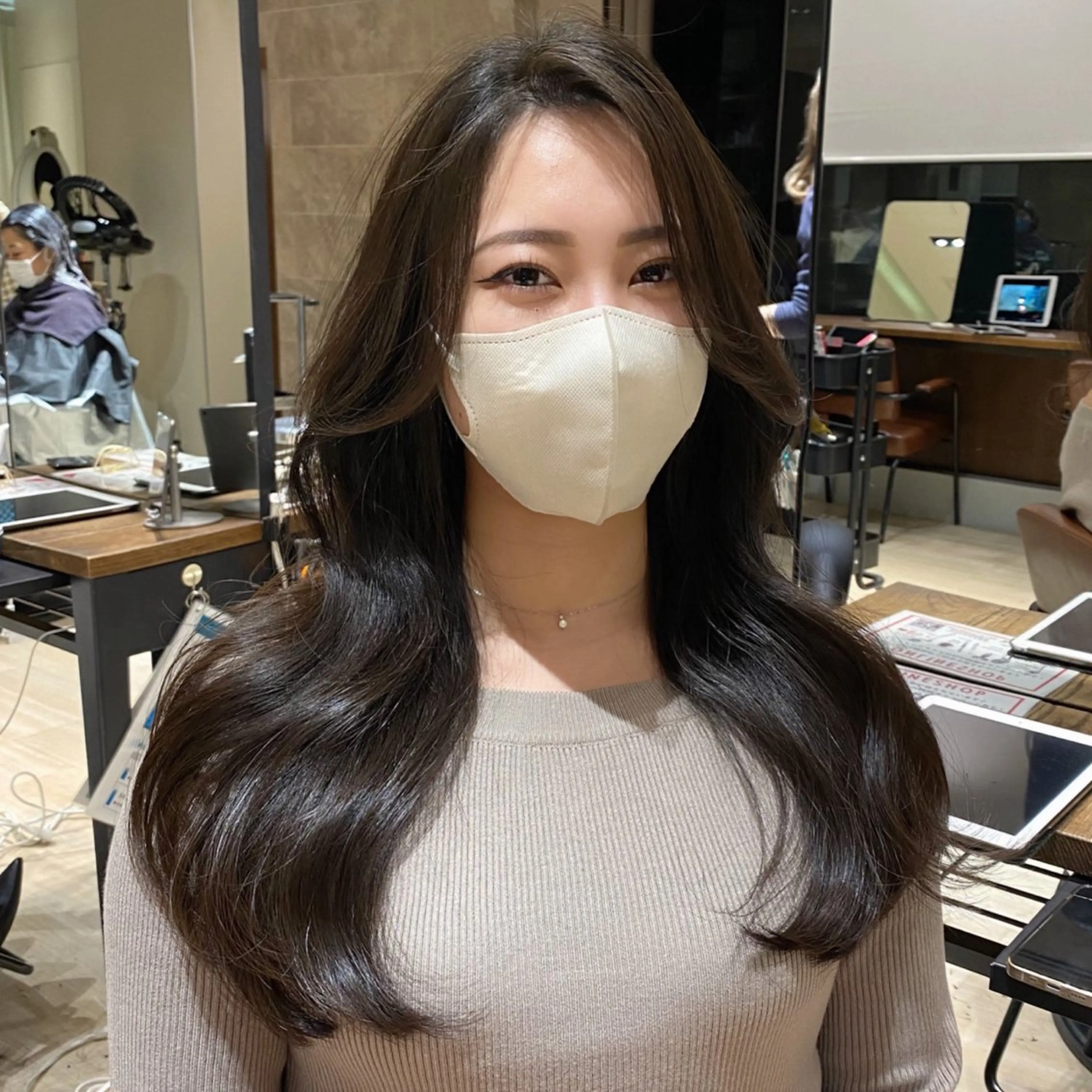 ロング カラー レイヤー/顔周り /透明感🩶高橋大のヘアスタイル