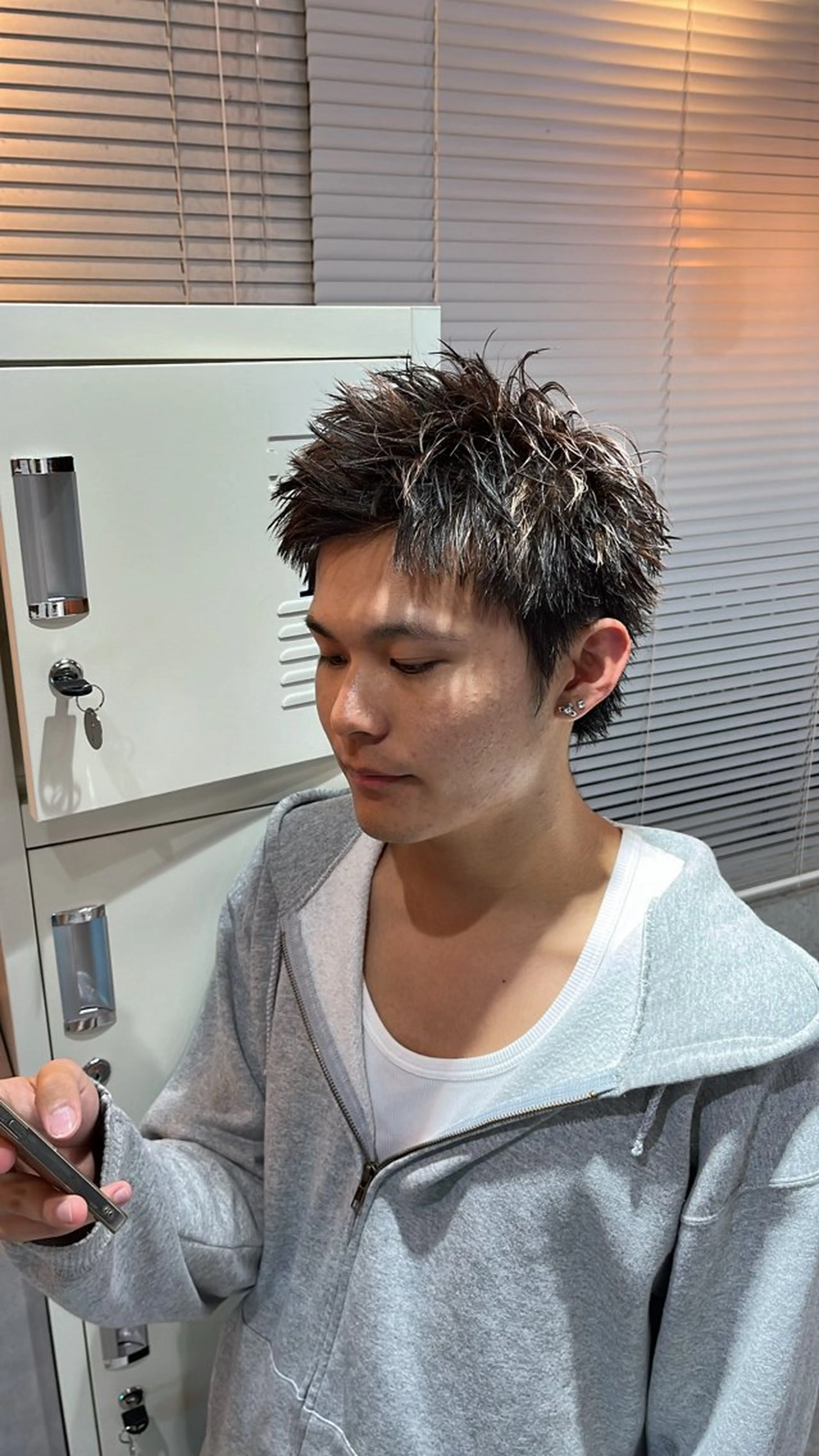 ショート カラー メンズ メンズメッシュ スパイキーショート メッシュ ショートヘア メンズ特化美容師 /泉壱恵のヘアスタイル