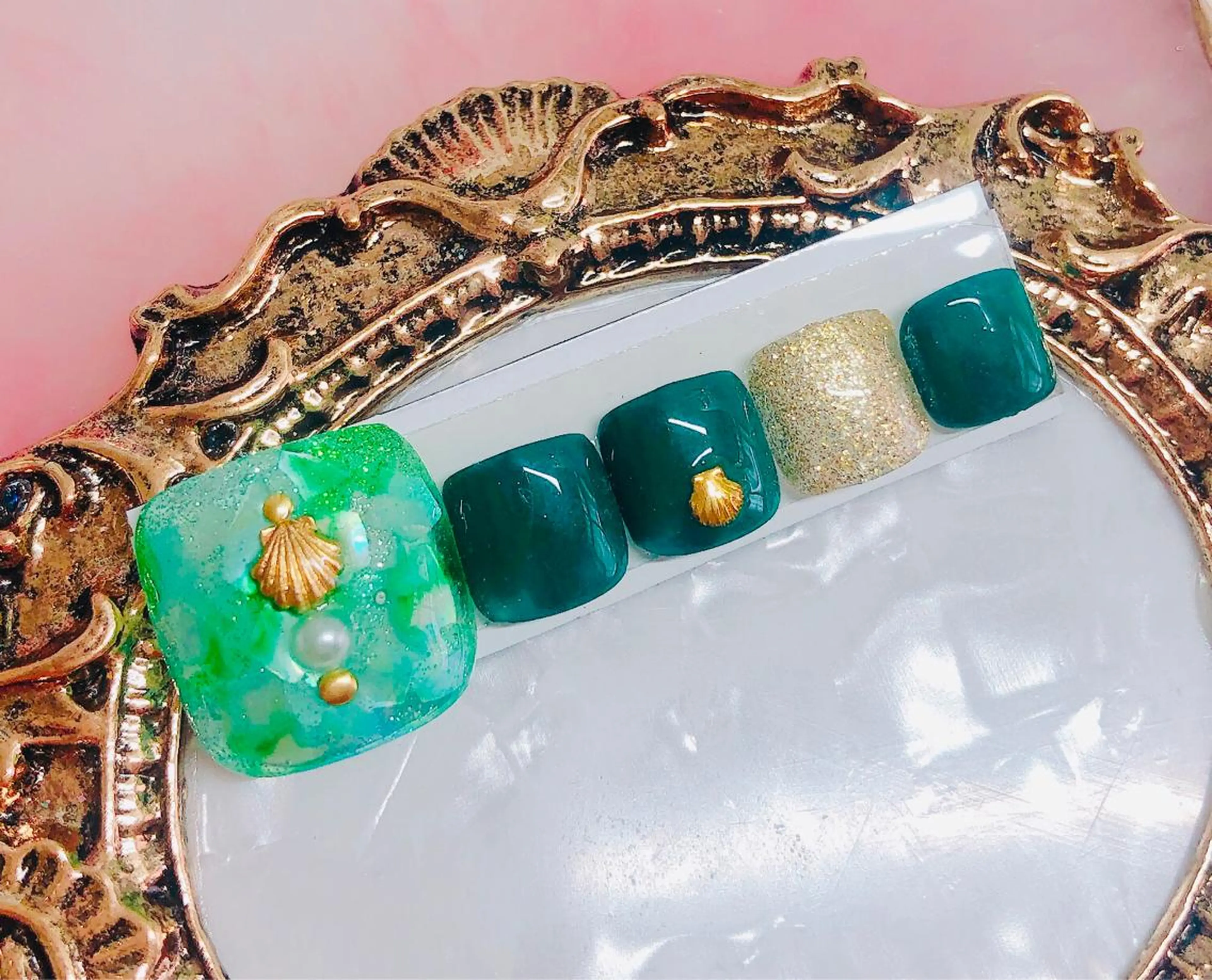 ネイル フットネイル フットネイル CROWN プライベートサロンのネイルデザイン