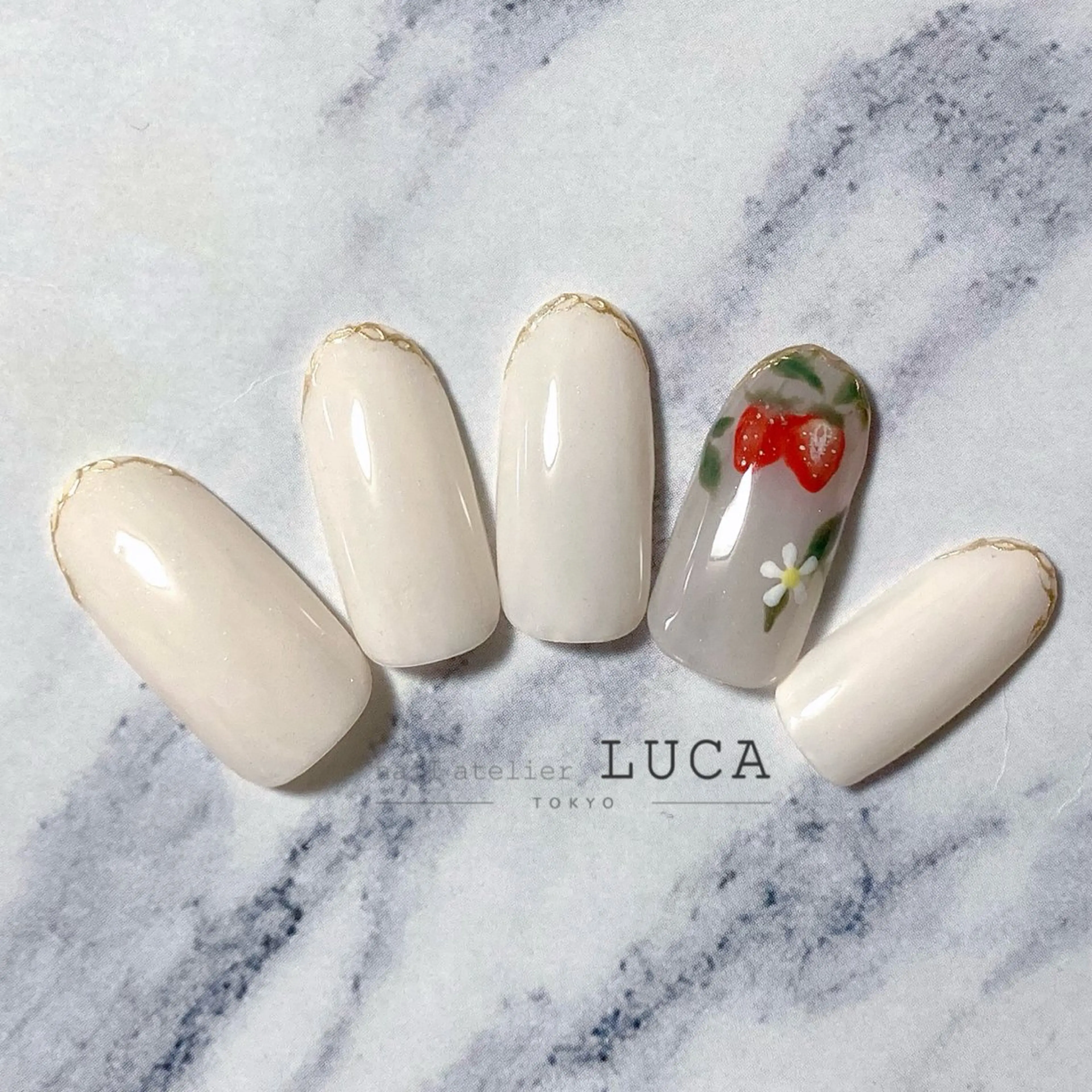 ネイル フレンチネイル ジェルネイル パラジェル ネイルアトリエルカ 米原のネイルデザイン