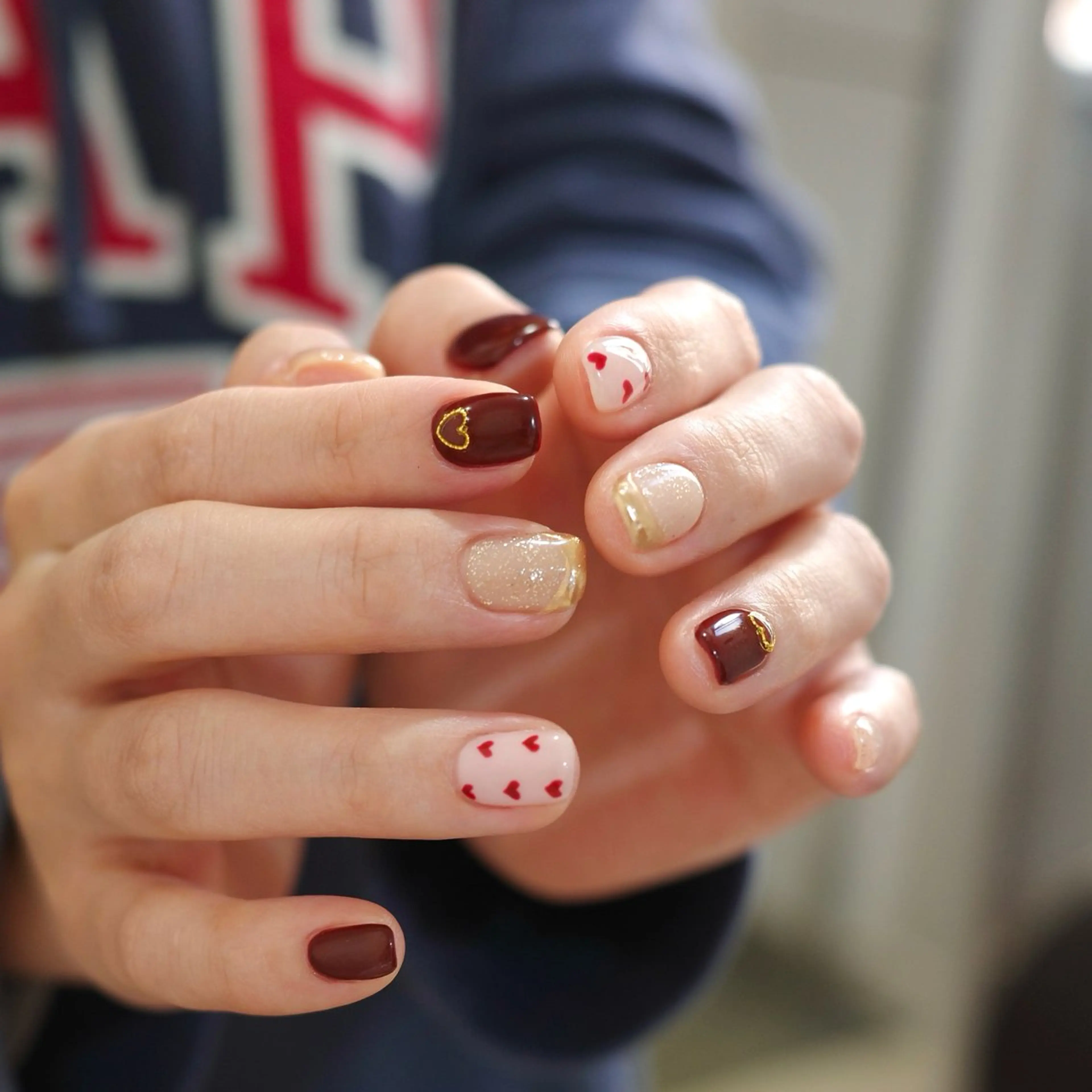 ネイル ボルドー ゴールド ハート バレンタイン ホワイト ハンドネイル pointillé .ayaのネイルデザイン