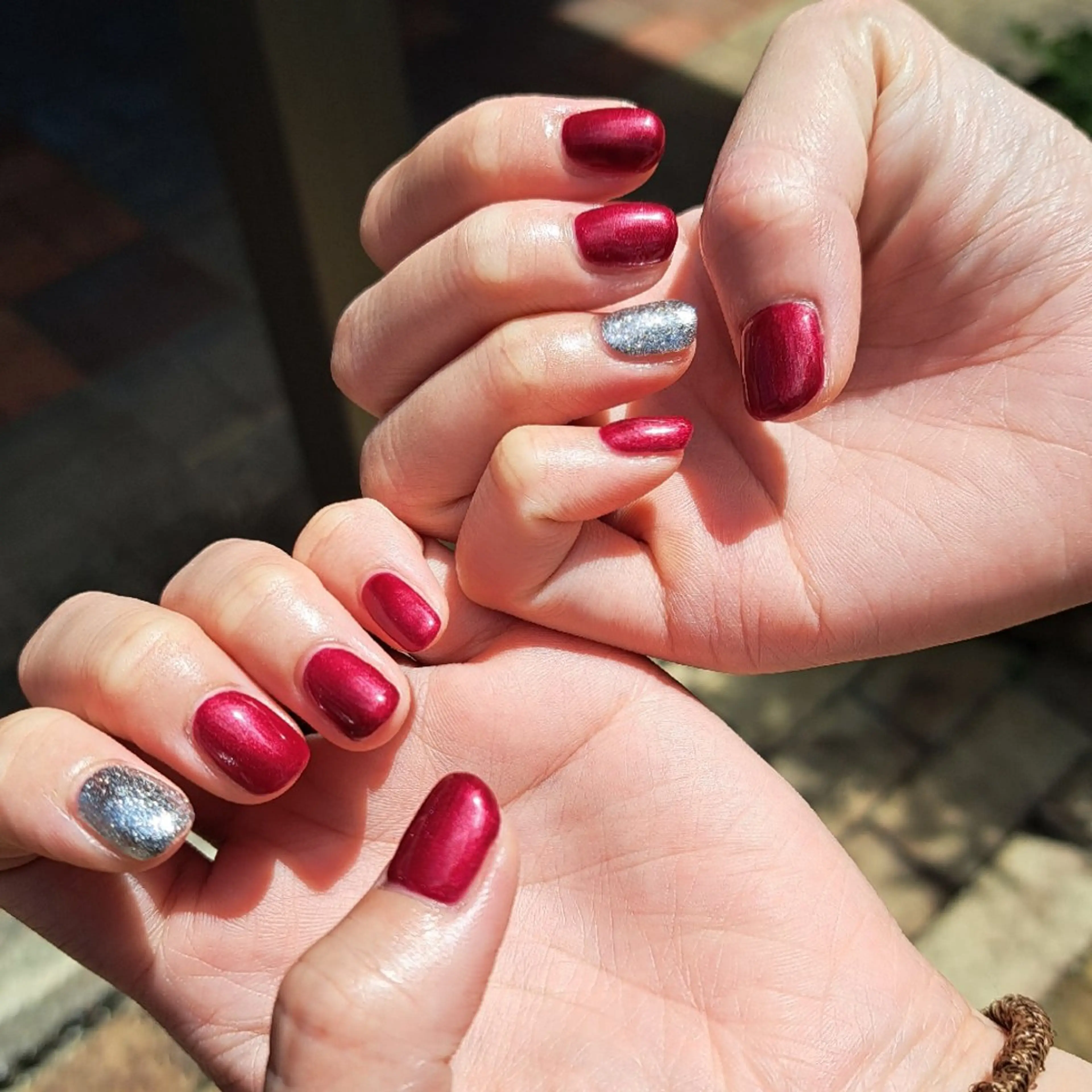 ネイル ワンカラーネイル 赤色 シルバー HAYASHI  Nのネイルデザイン