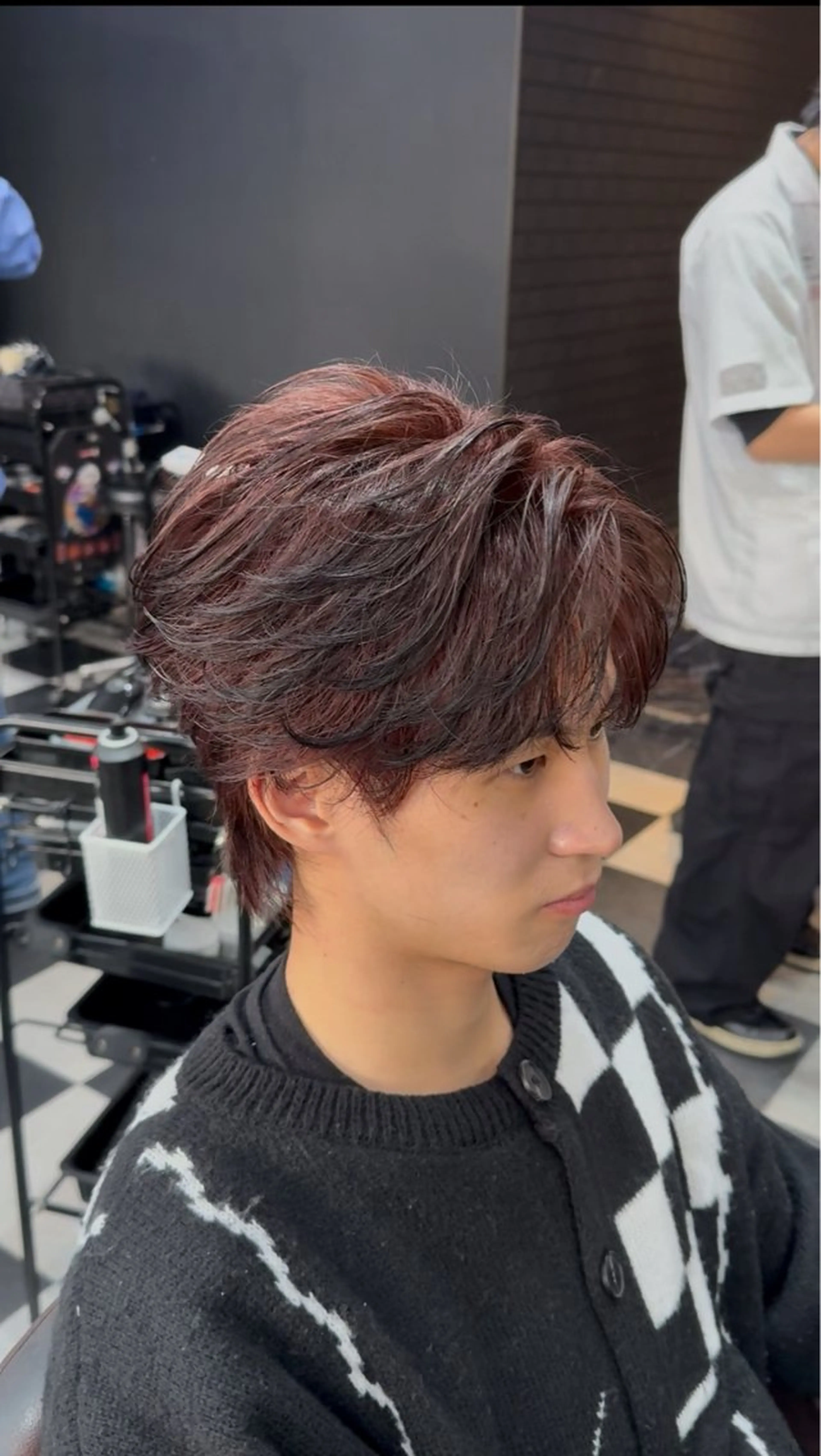 カラー メンズ レッドカラー 米澤 流星のヘアスタイル