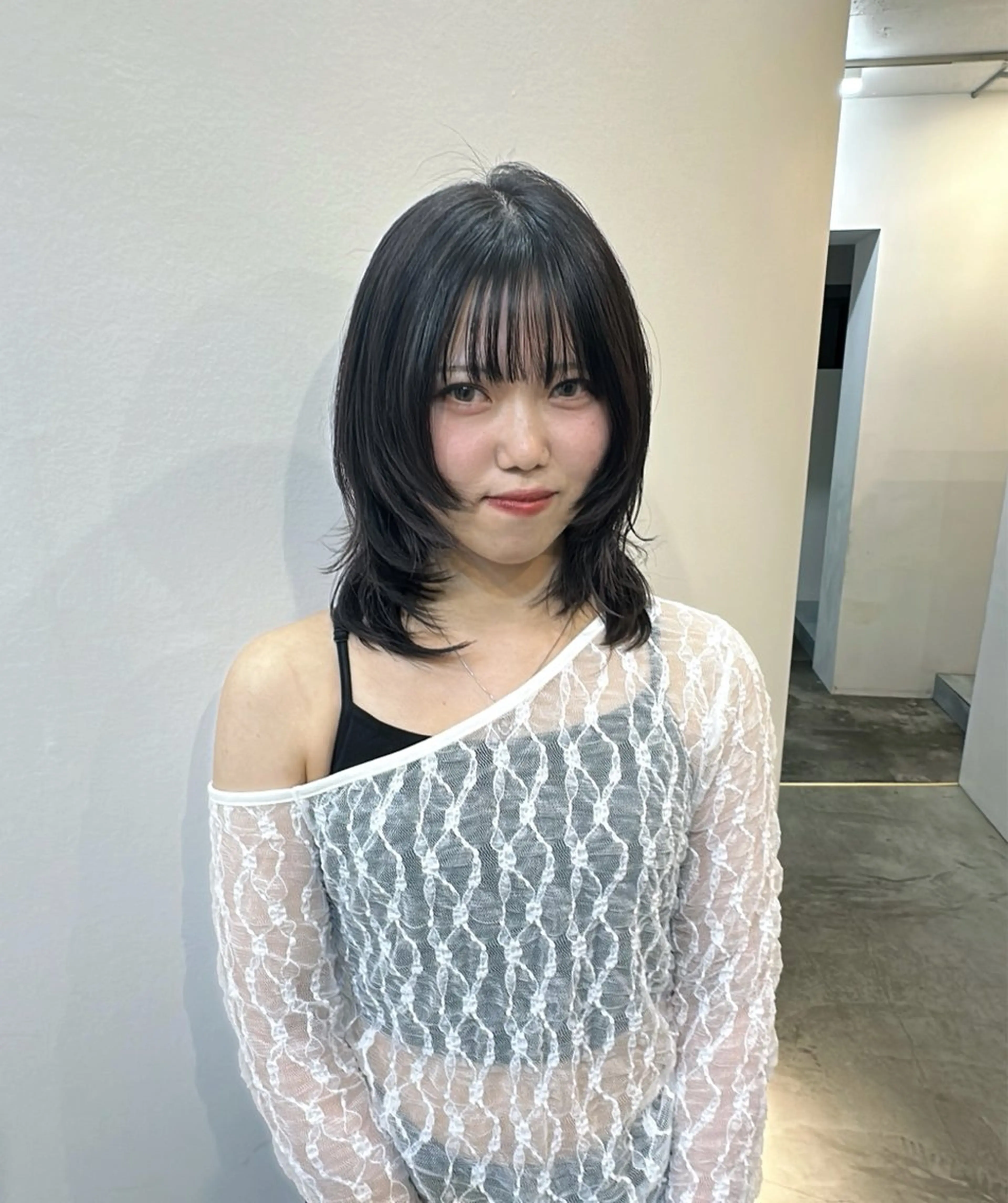 ミディアム ハッシュカット レイヤーカット mihane fit hueのヘアスタイル