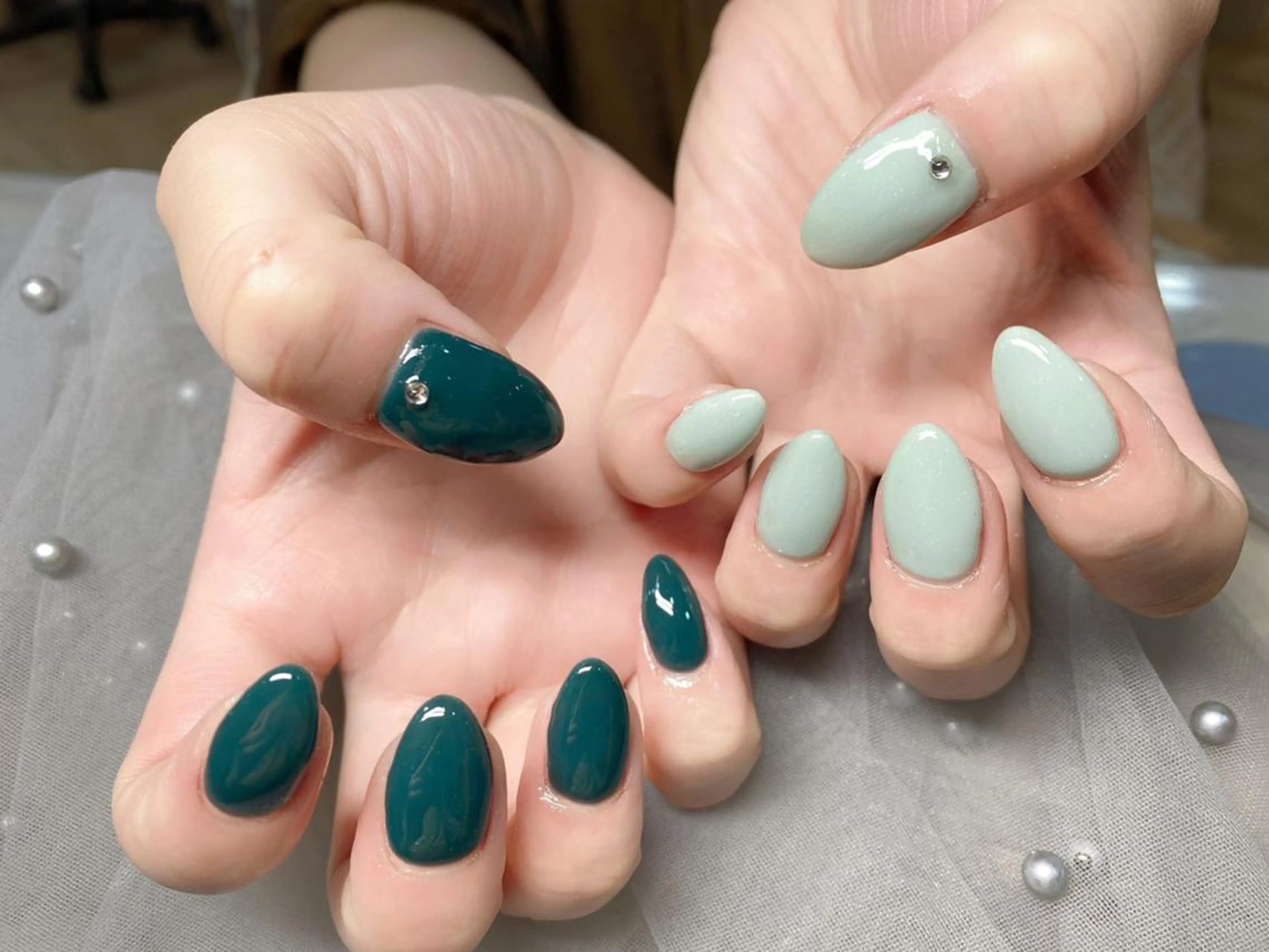 ネイル ストーンネイル DoReMi サロン シオリのネイルデザイン