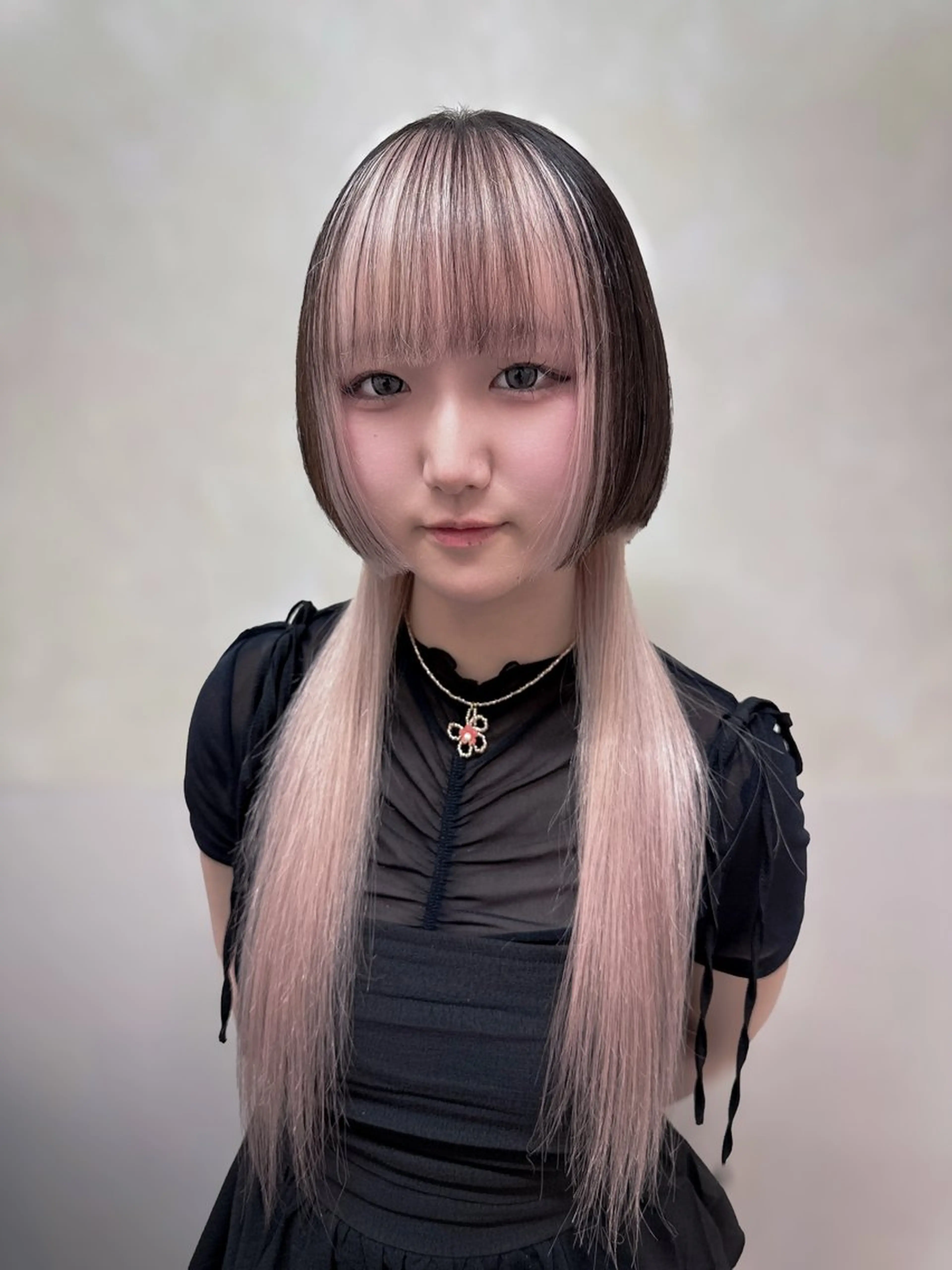 ロング カラー ハイトーン/ 縮毛矯正のヘアスタイル