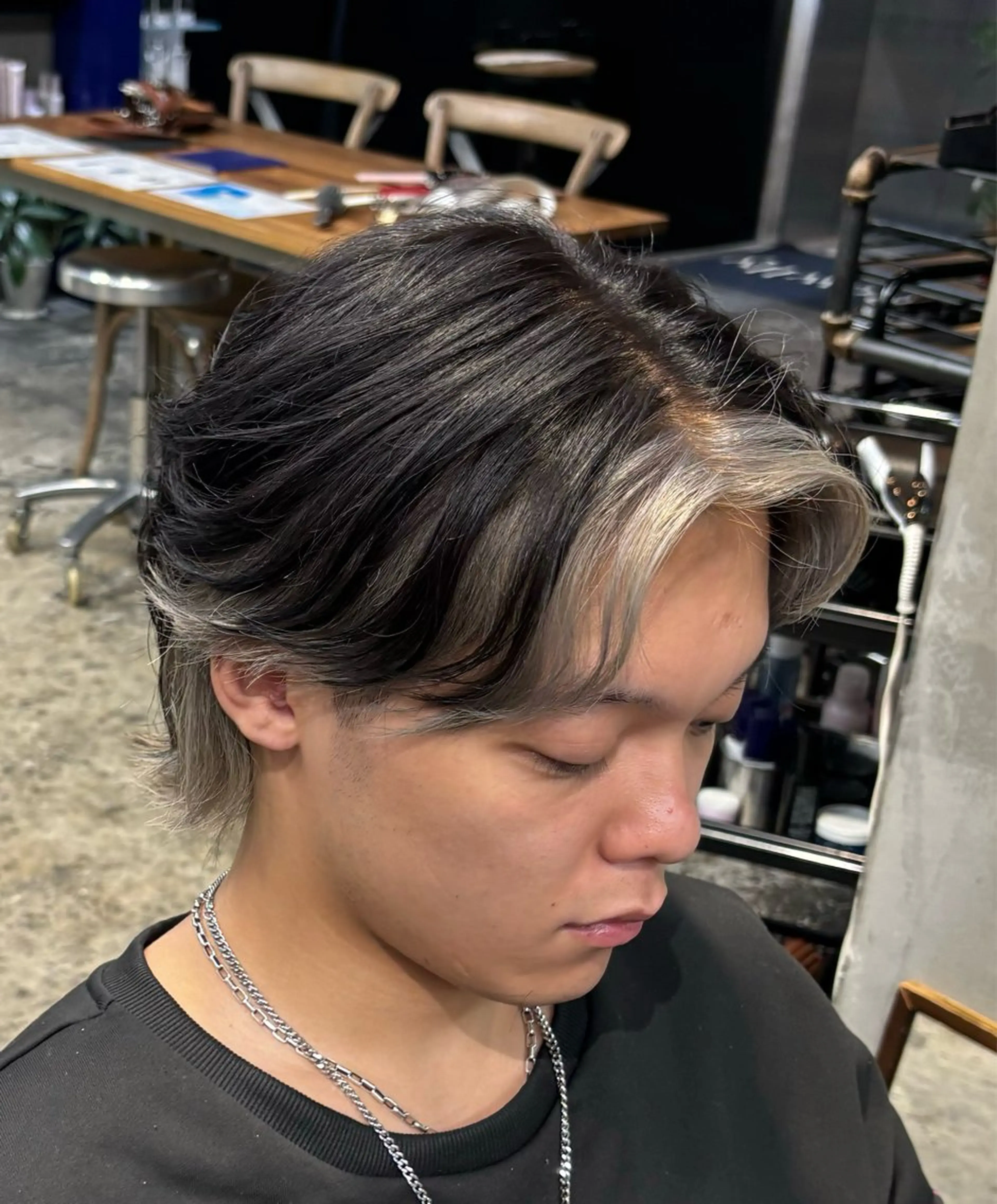 【カラーで遊びたい方へ✨️】カット＋インナーブリーチカラーの写真