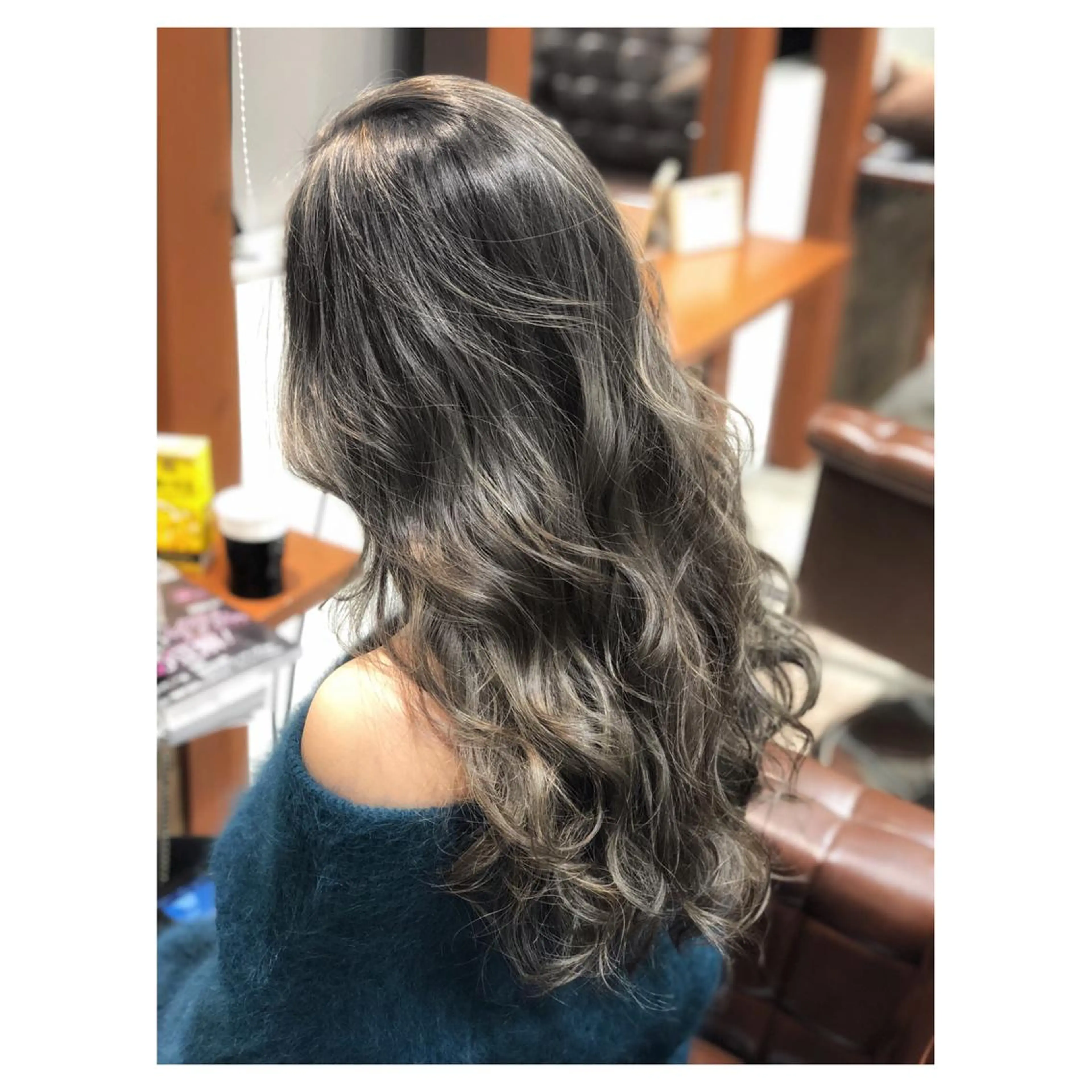 ロング カラー biscohair 髪にドラマを。のヘアスタイル