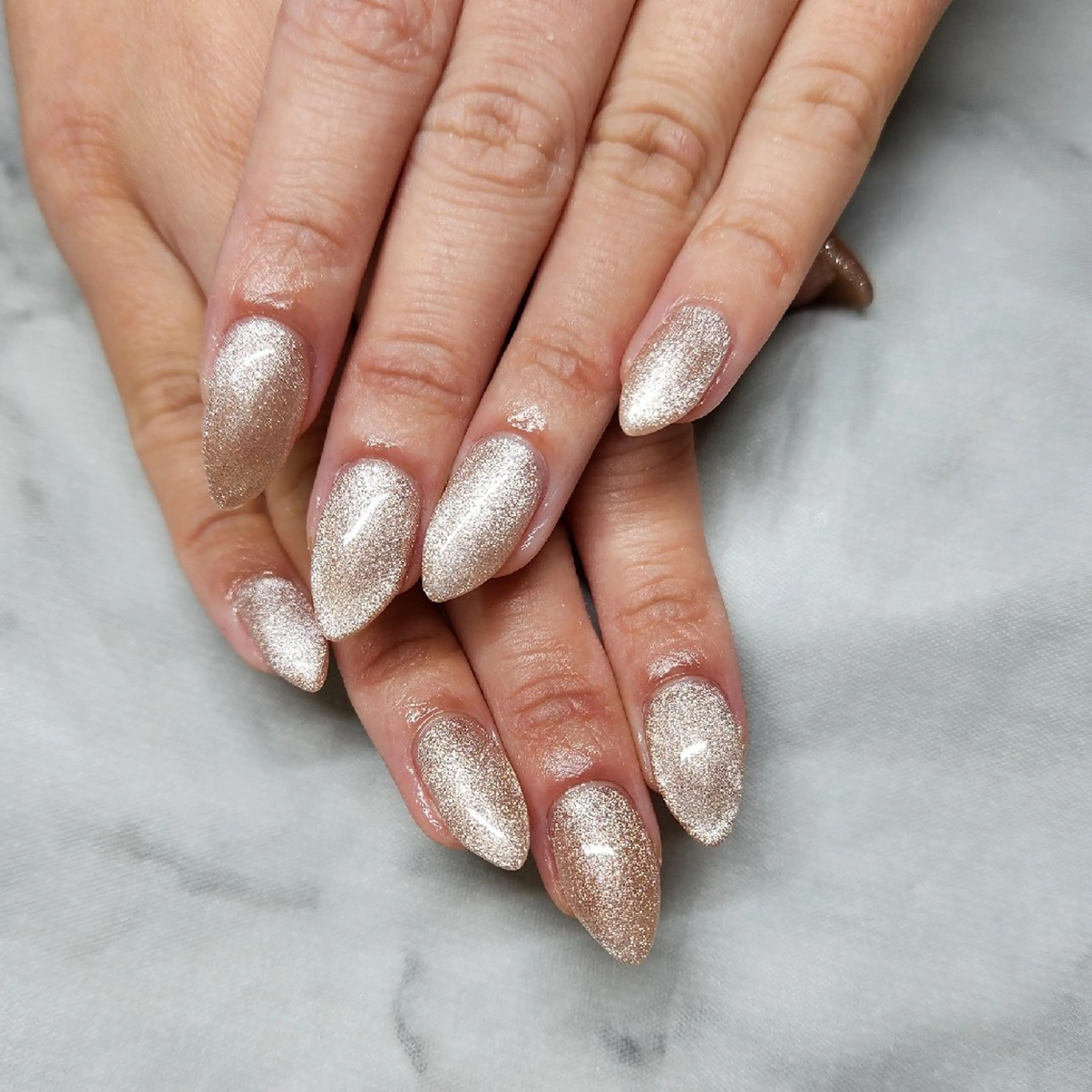 ネイル マグネットネイル ハンドネイル I.プライベートネイルサロン所属・I.プライベート ネイルサロンの眉毛・アイブロウイメージ