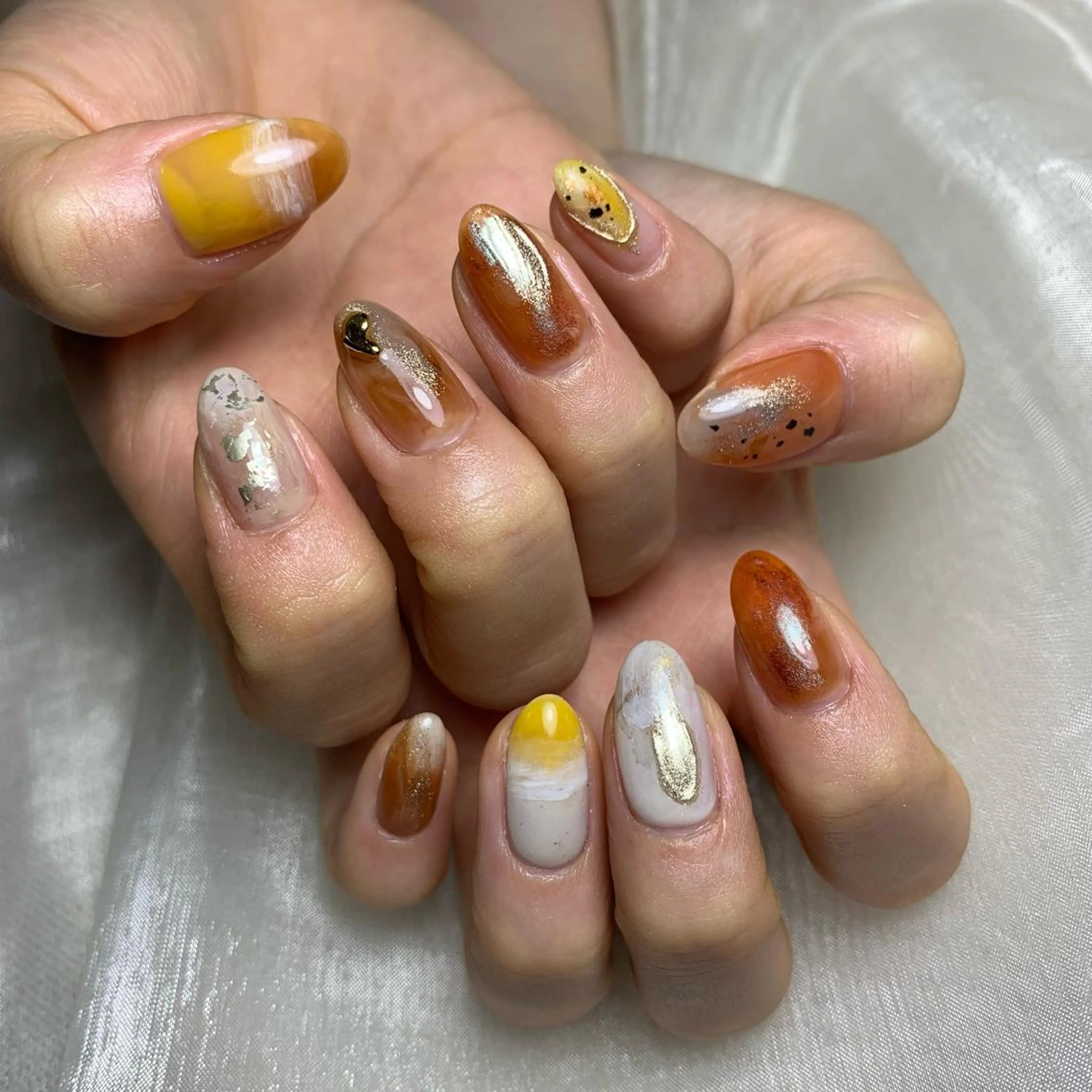 ネイル repos~ルポ~所属・里見 麗のネイルデザイン