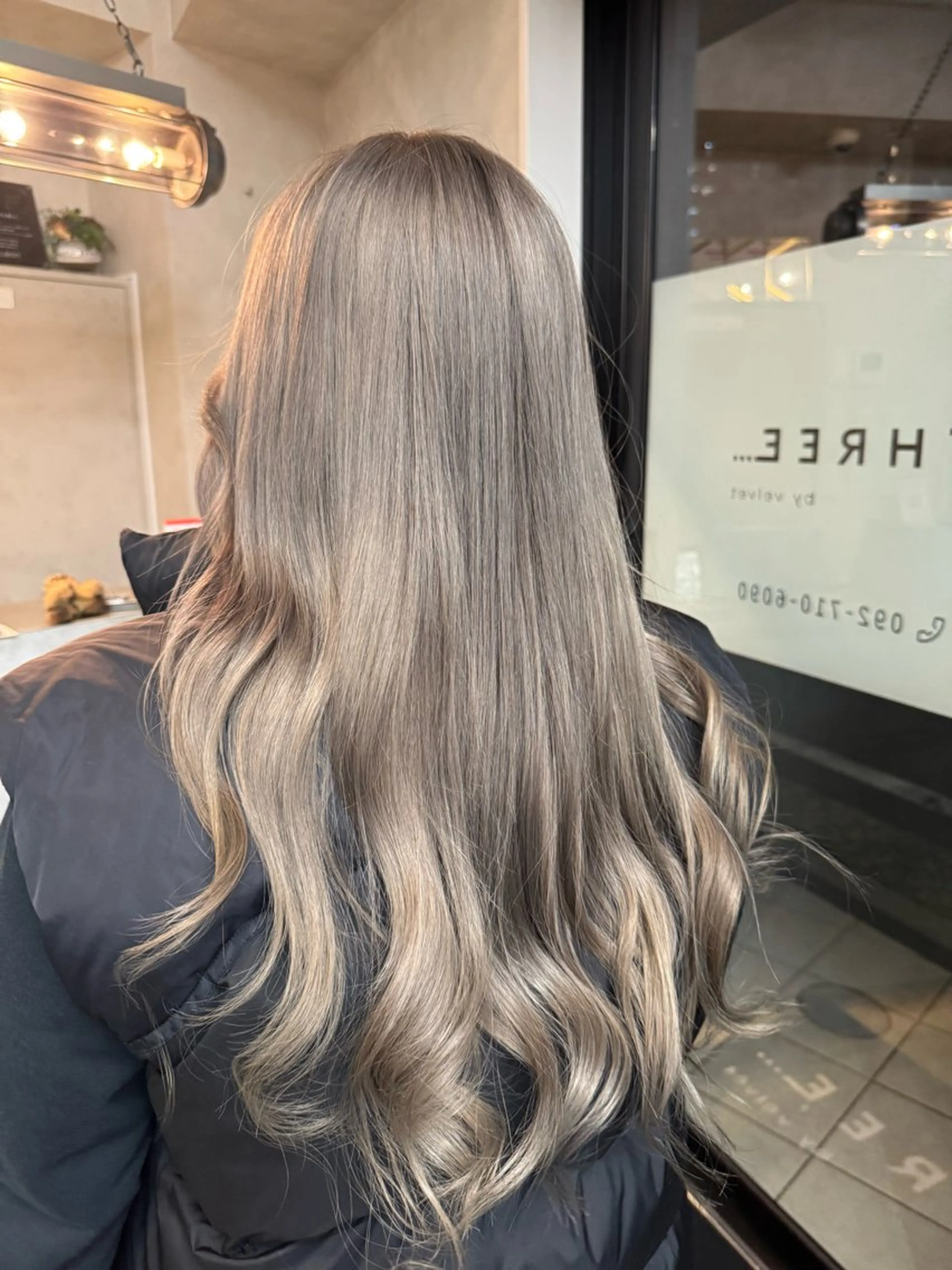 カラー ヘアカラー 博多ブリーチ× 透明感/縮毛矯正のヘアスタイル